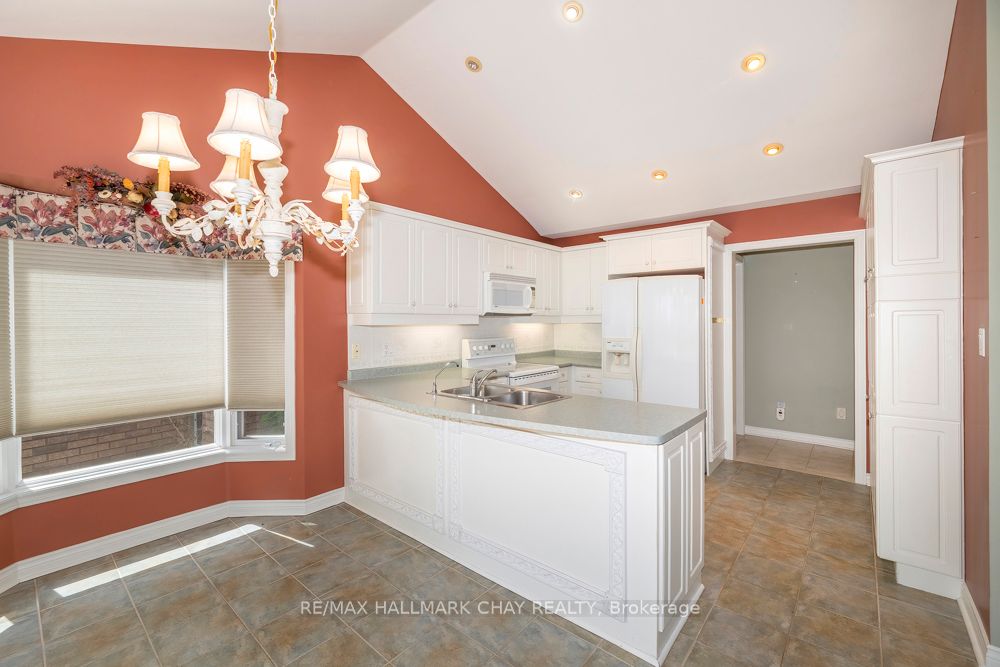 65 Sunset Boulevard Property Photo 11