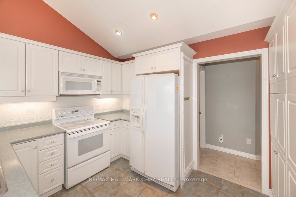 65 Sunset Boulevard Property Photo 12