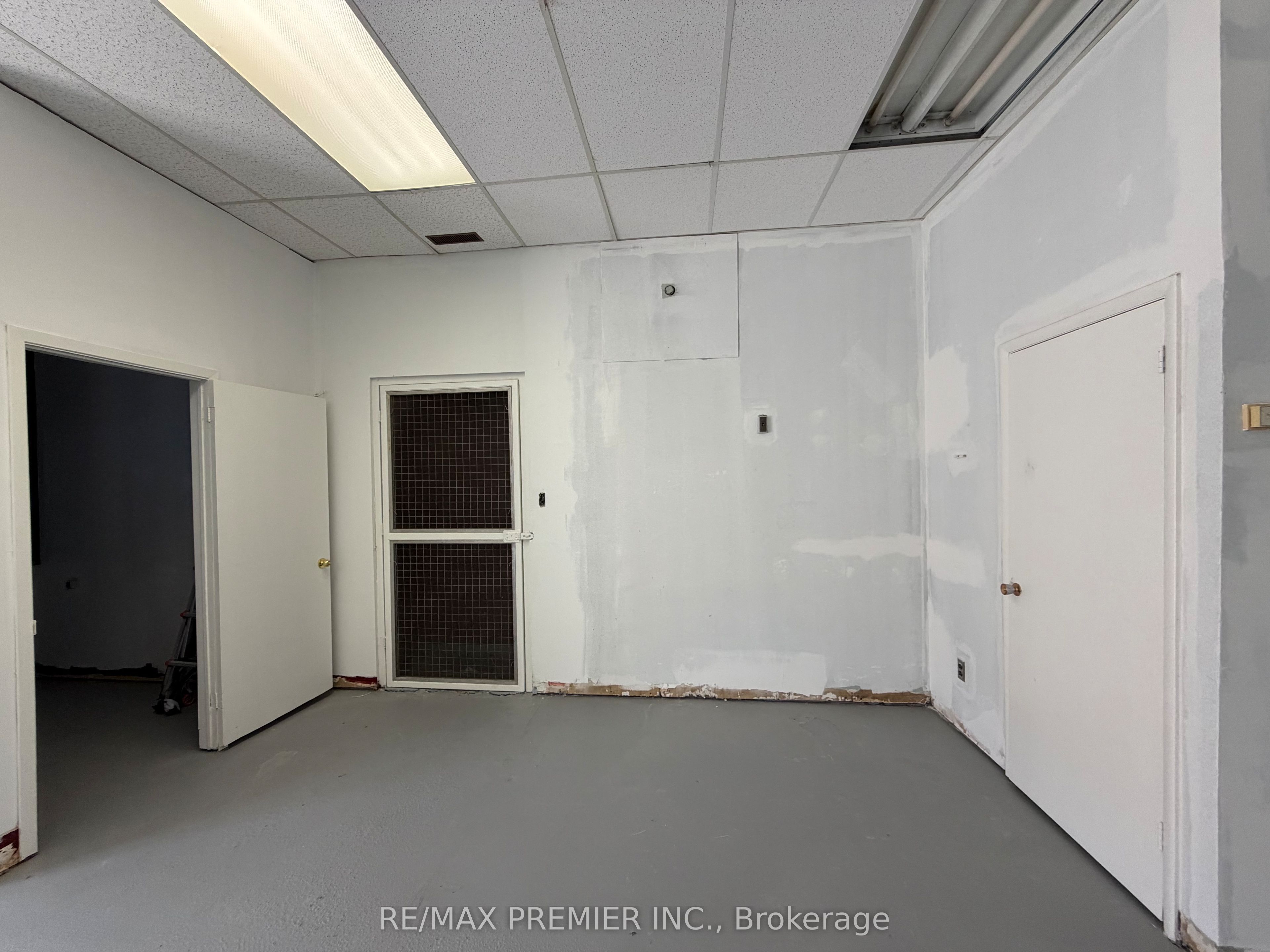 177 Woodbridge Avenue 2 Property Photo 8