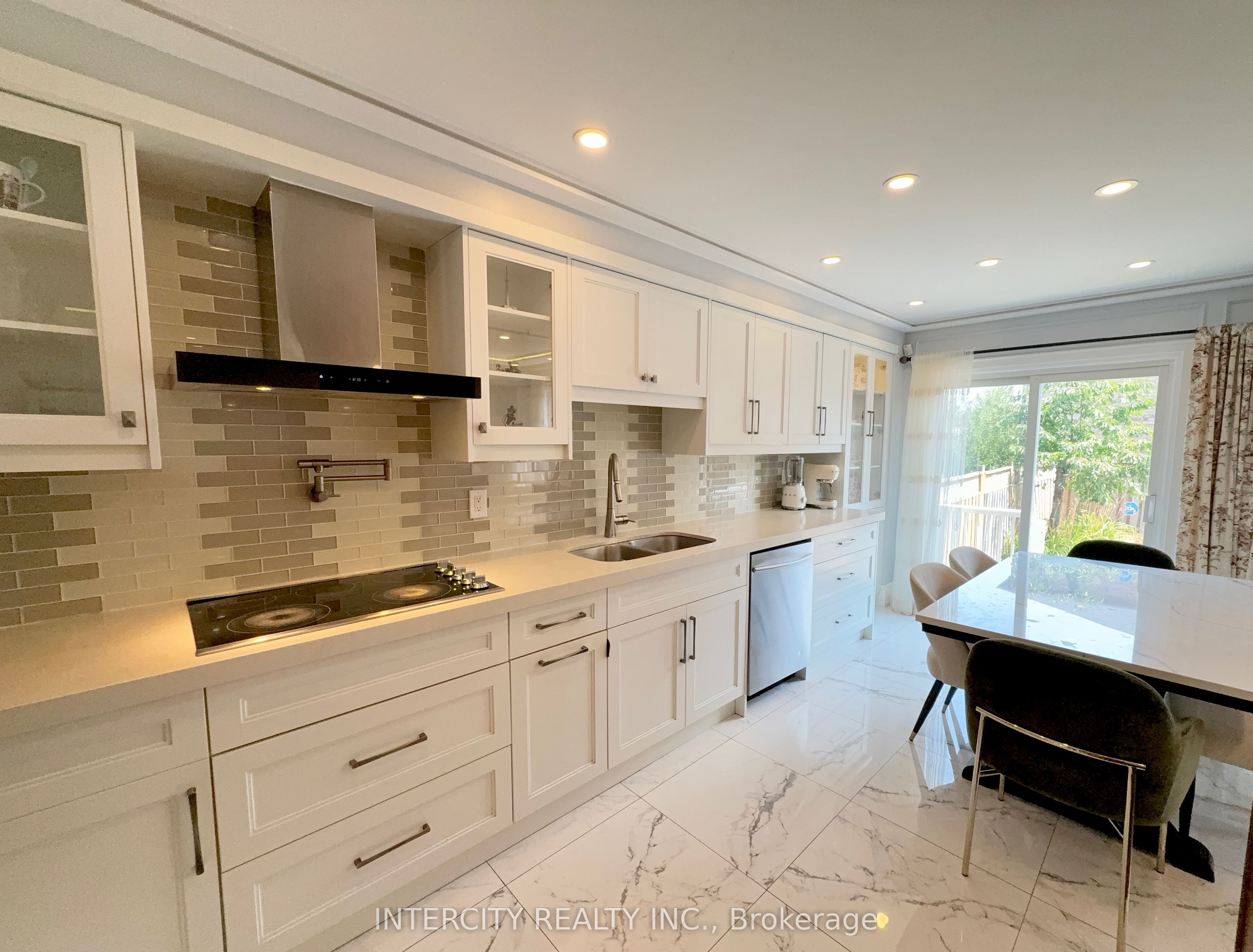 7 Love Run Road Property Photo 8