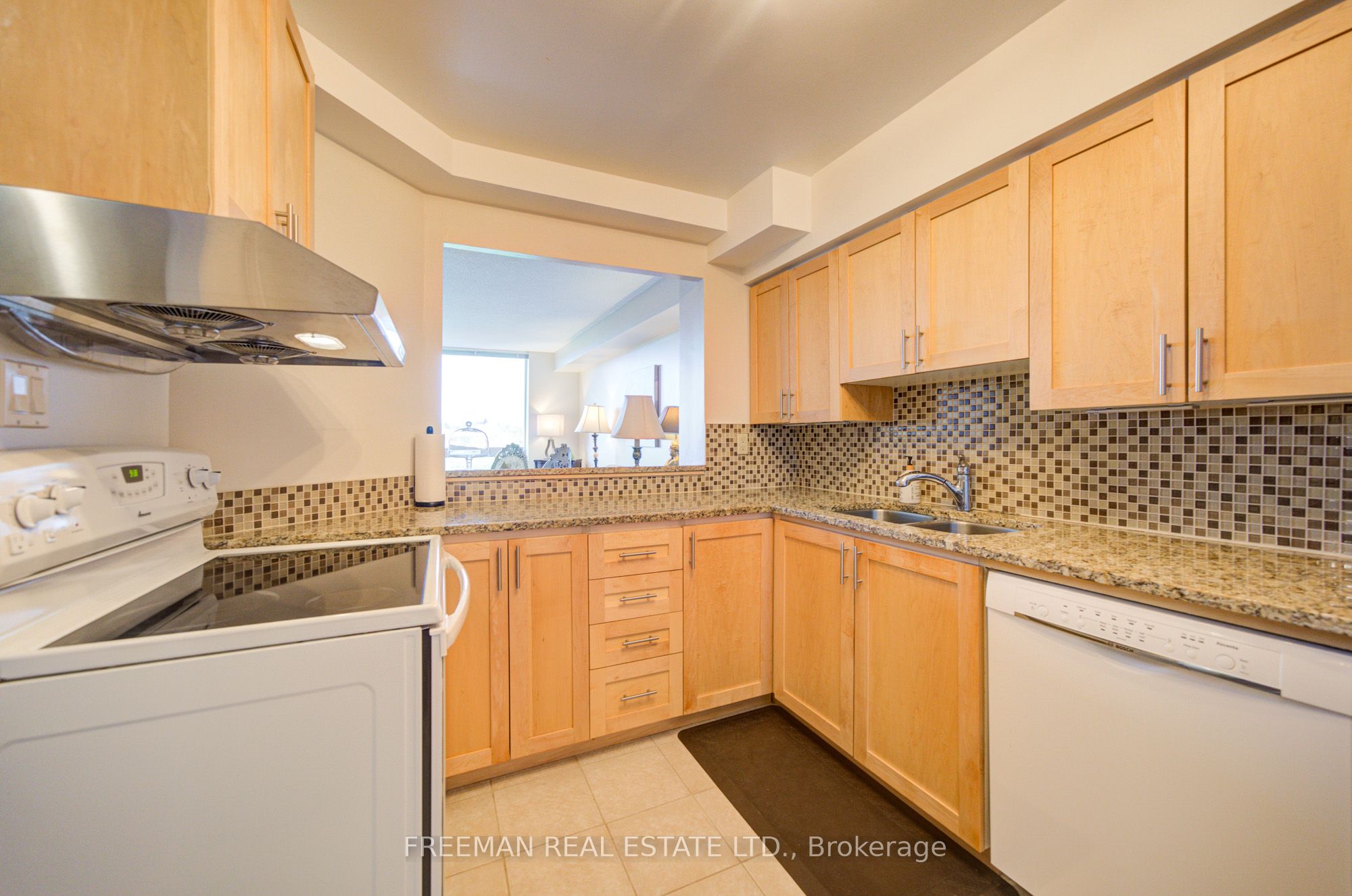 326 Major Mackenzie Drive E 625 Property Photo 15