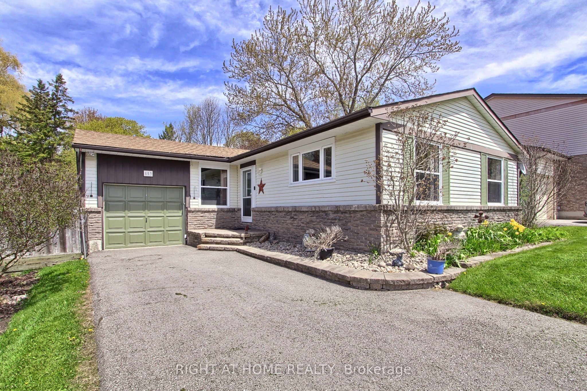 853 Magnolia Avenue Property Photo 1