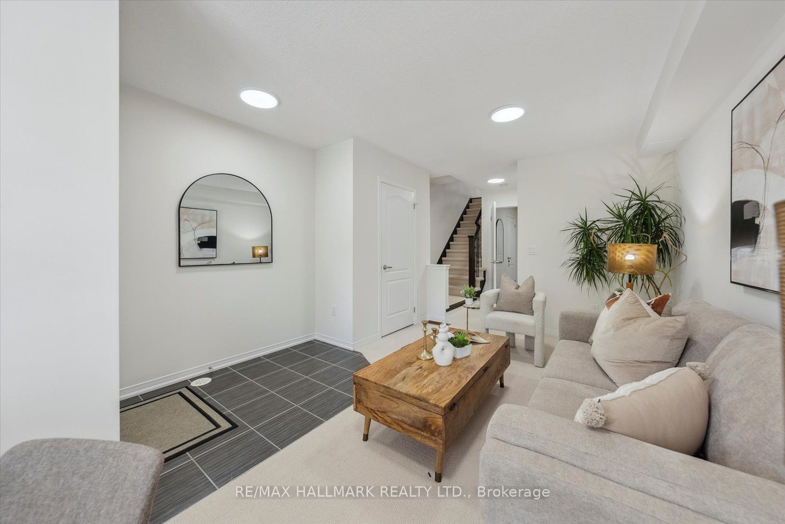 17 Valliere Drive Property Photo 8