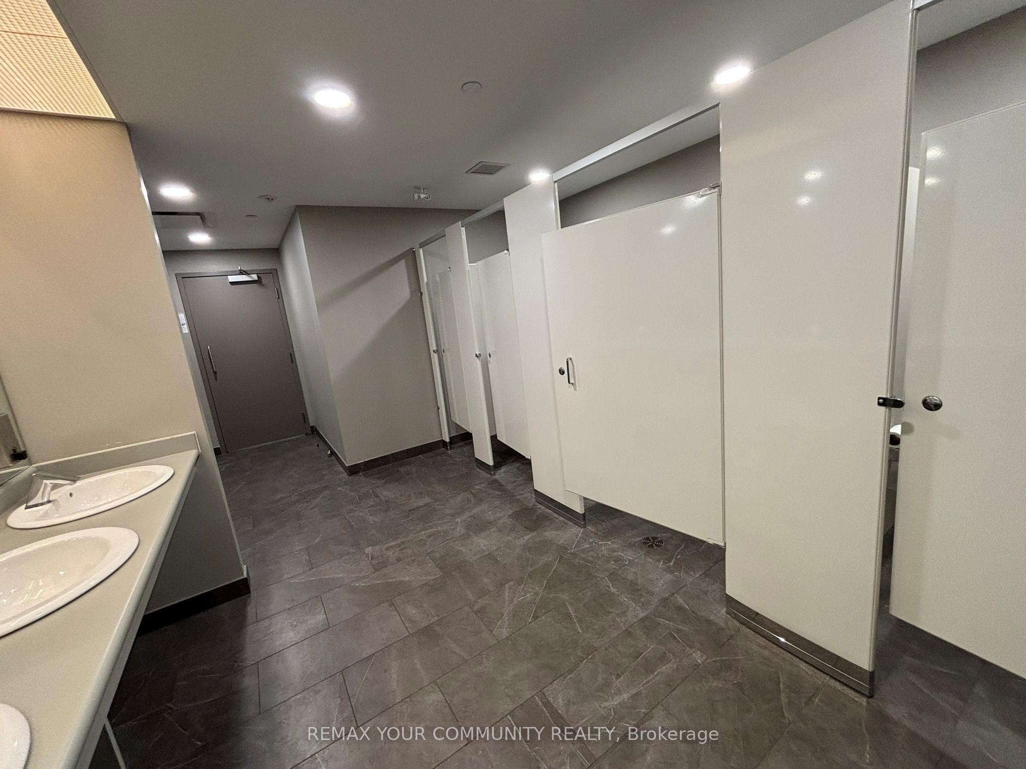 175 Mostar Street Unit 200d Property Photo 18