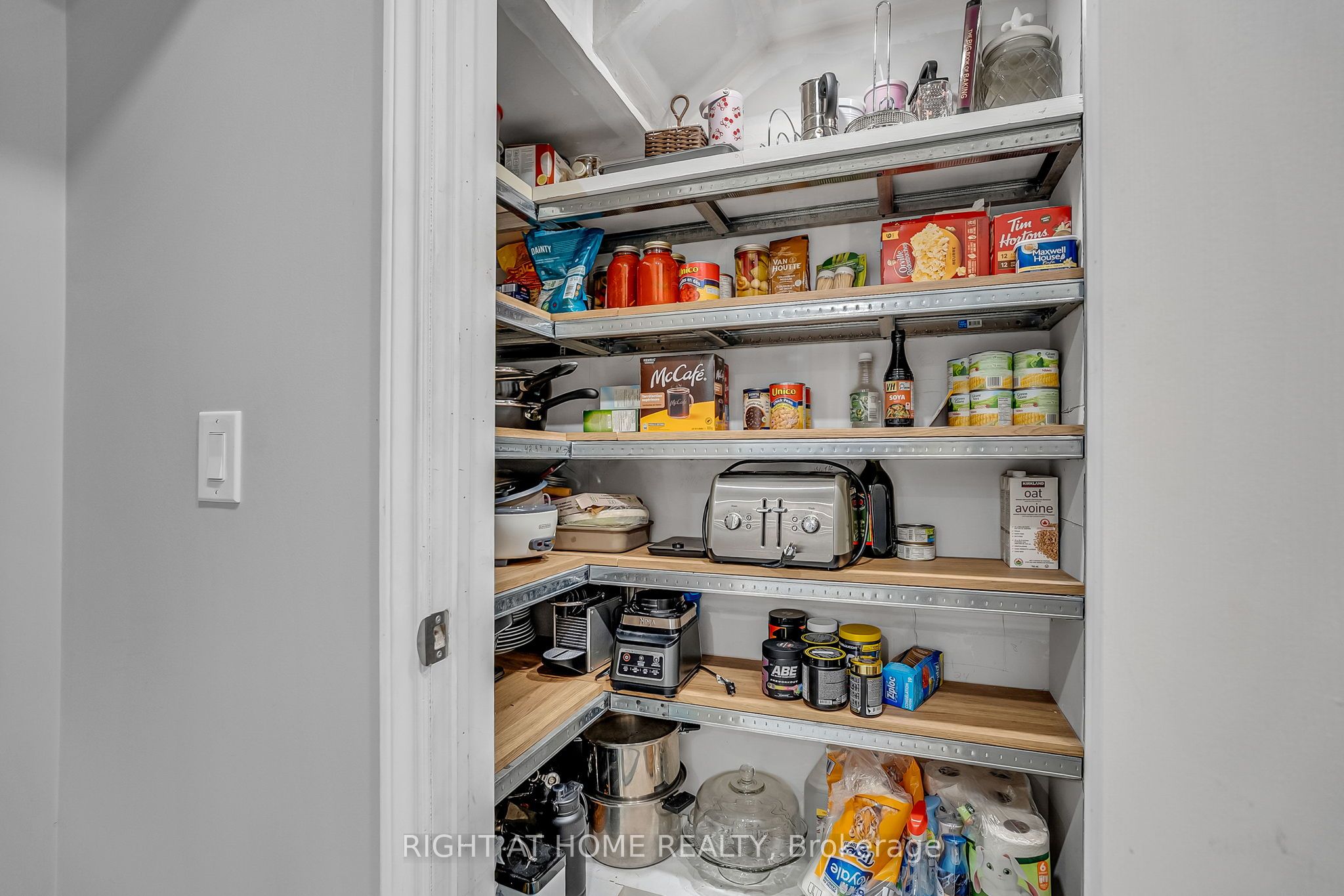 352 Miller Park Avenue Property Photo 45
