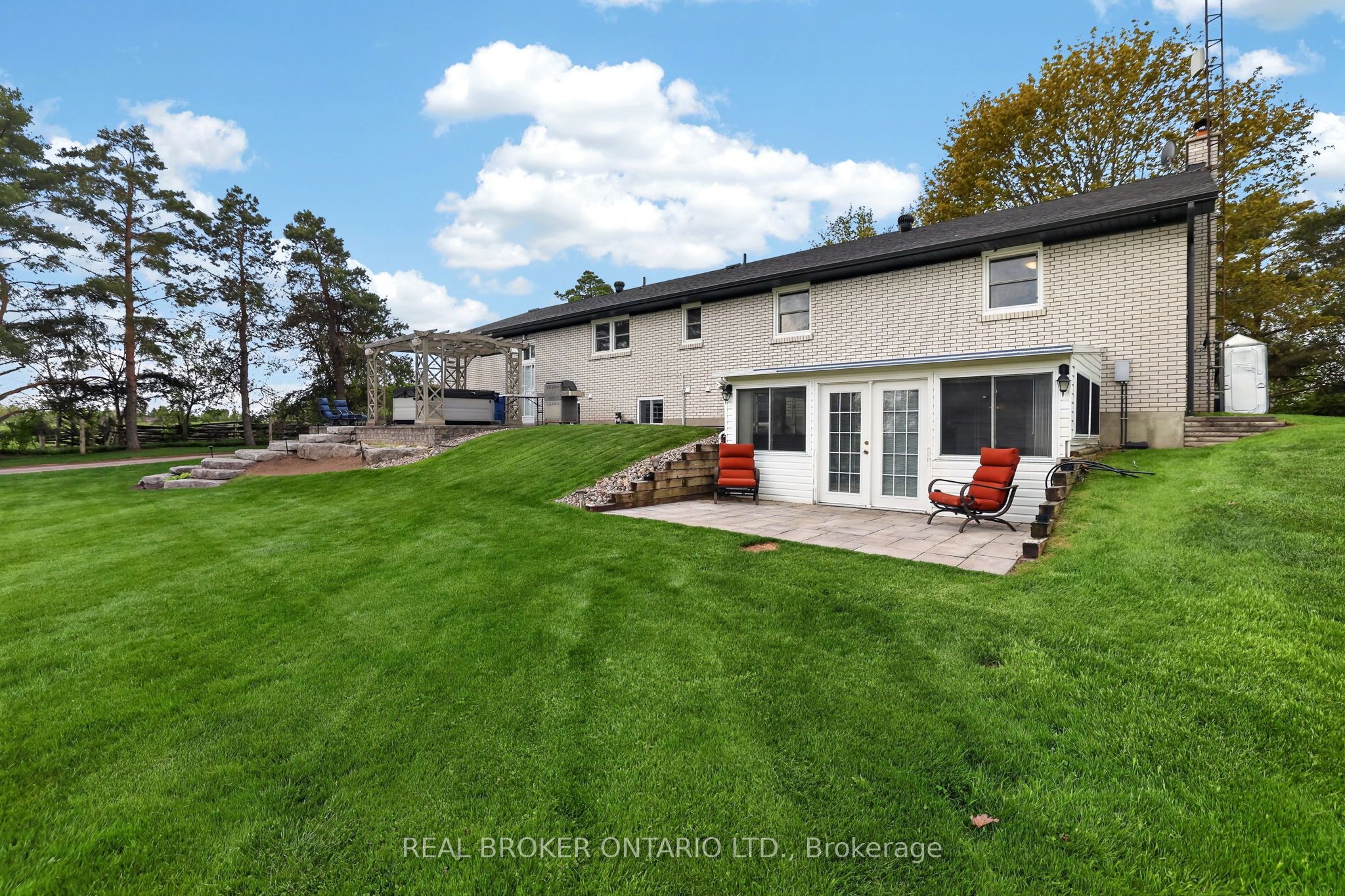 22213 Catering Road Property Photo 33