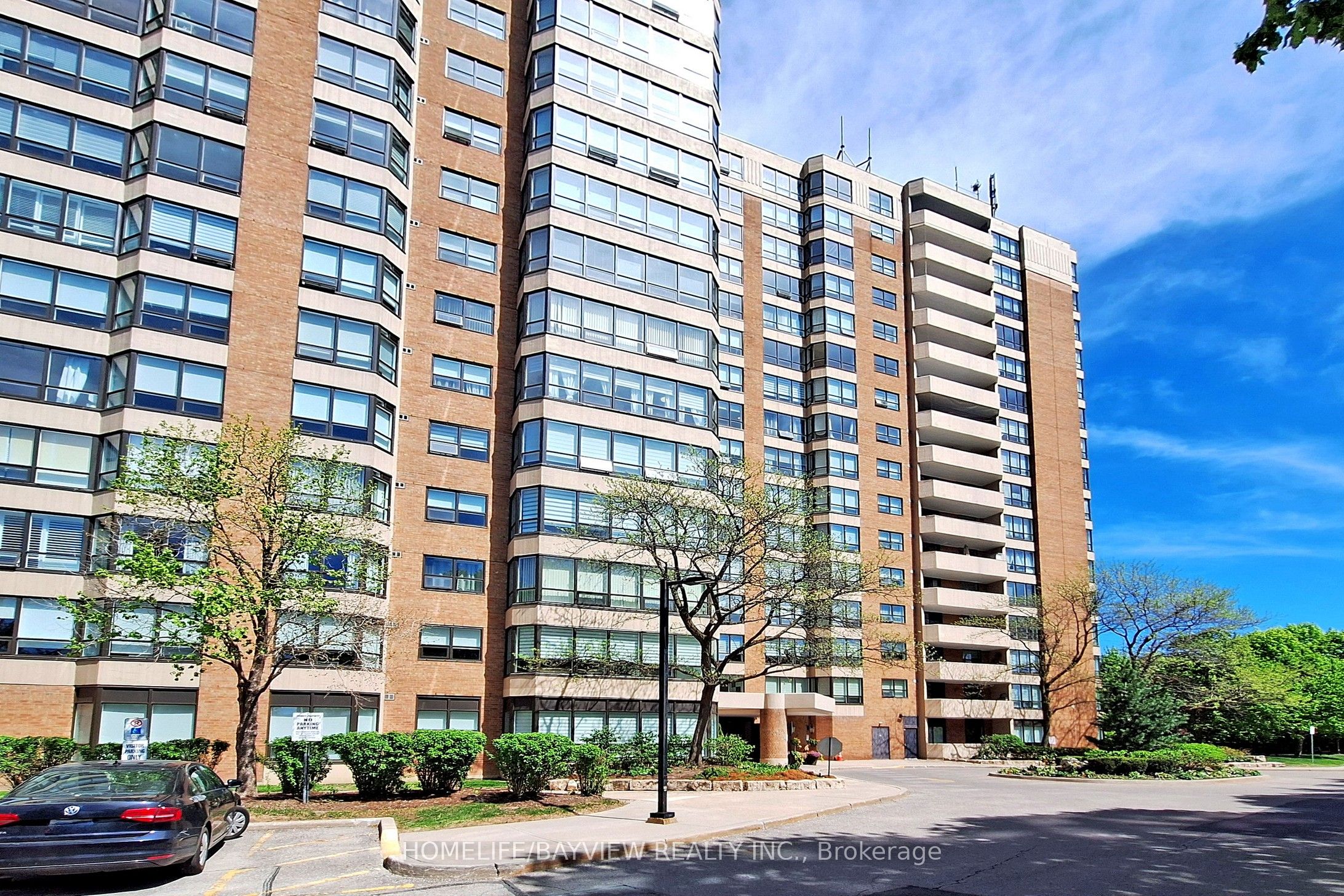 7601 Bathurst Street 902 Property Photo 1