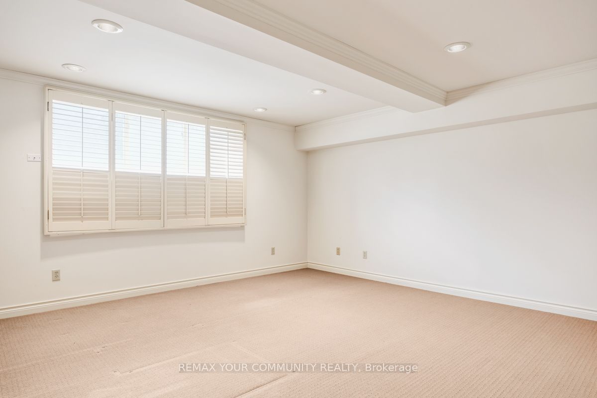 27 Denham Drive Lower Property Photo 4