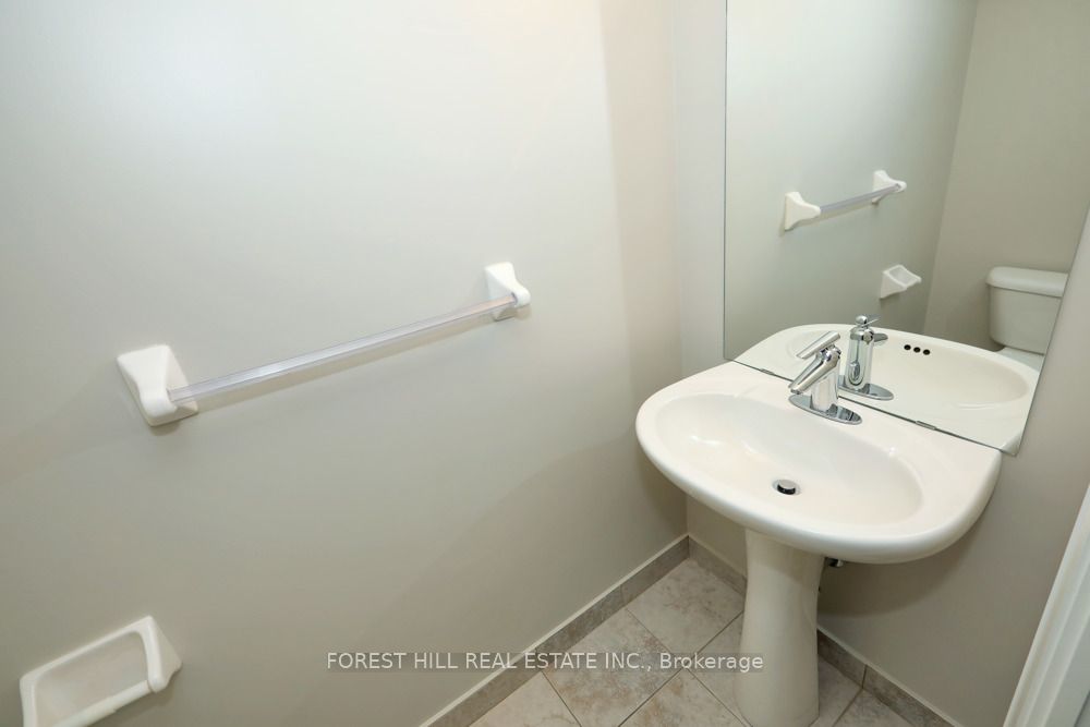 30 North Park Road 218 Property Photo 7