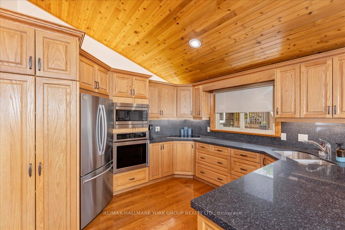 229 Lake Drive N Property Photo 15