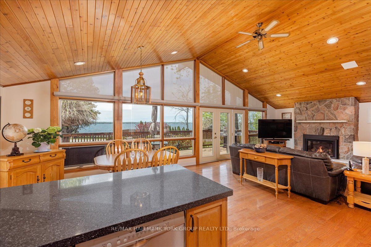 229 Lake Drive N Property Photo 16