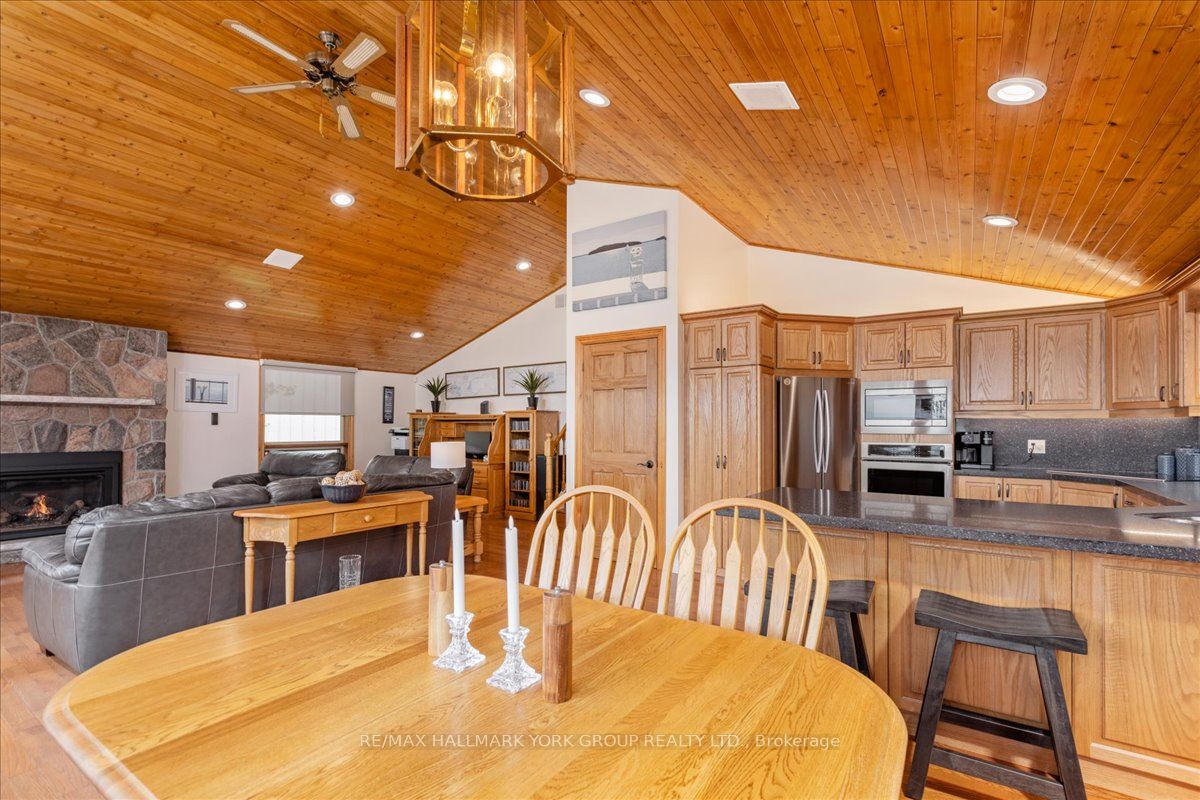 229 Lake Drive N Property Photo 20