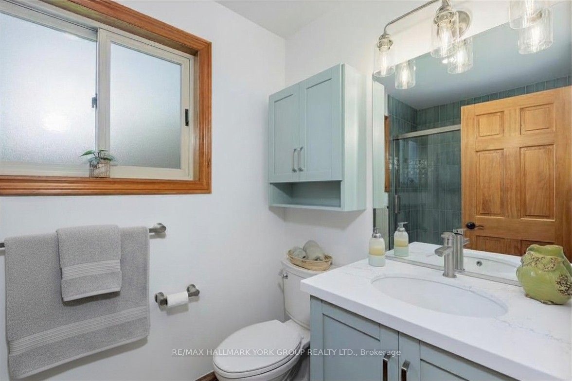 229 Lake Drive N Property Photo 22