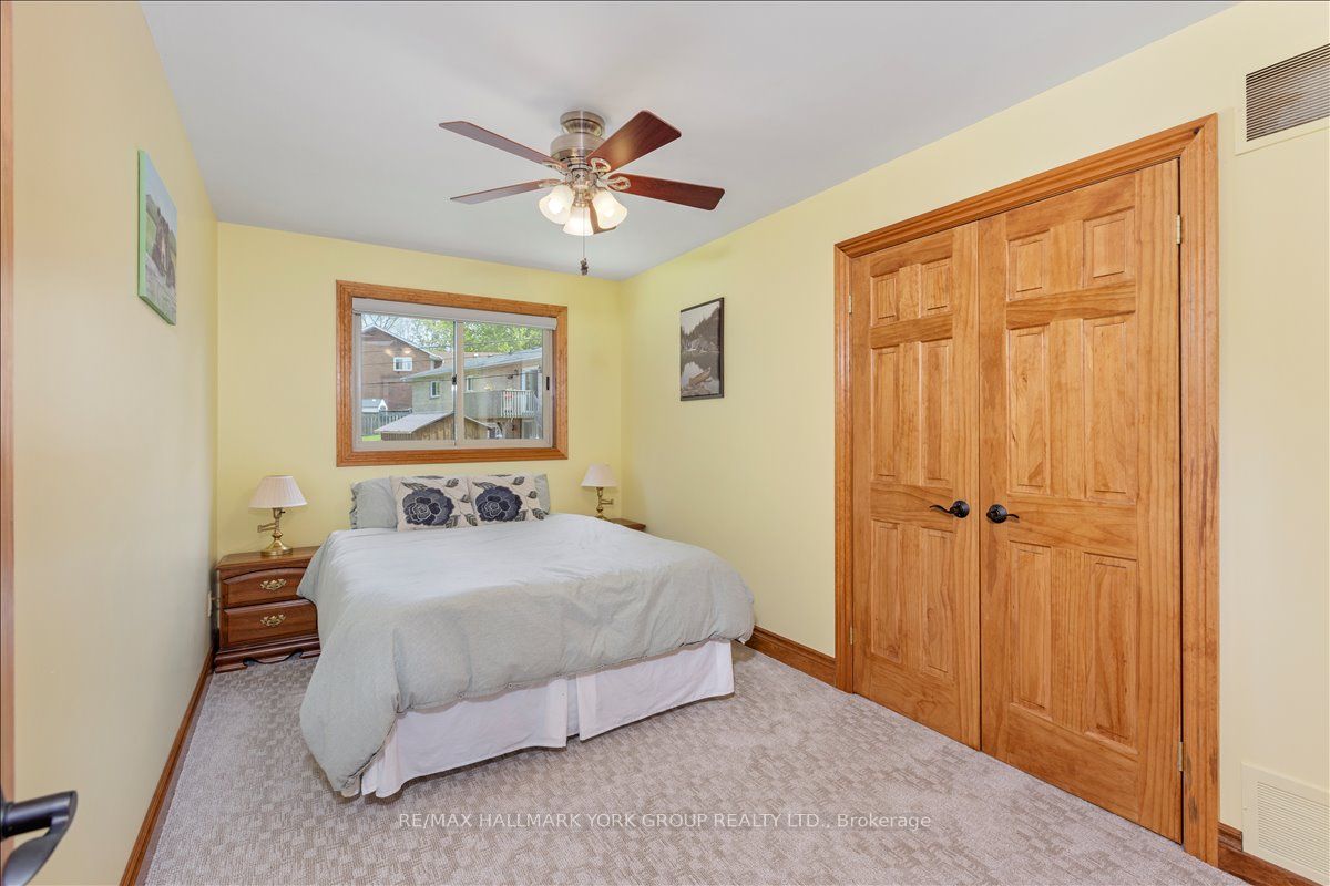 229 Lake Drive N Property Photo 23