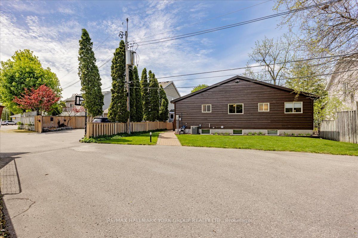 229 Lake Drive N Property Photo 31