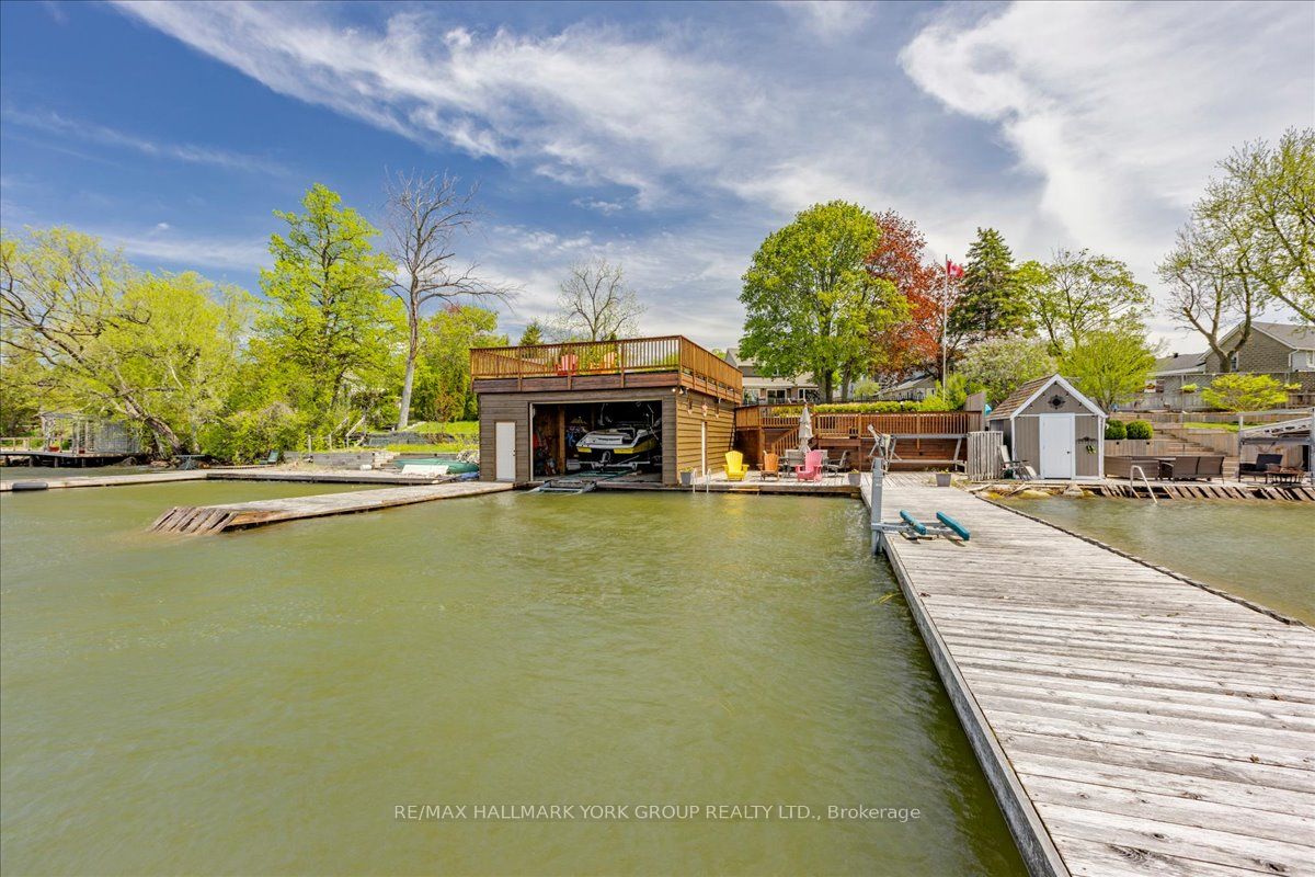 229 Lake Drive N Property Photo 43