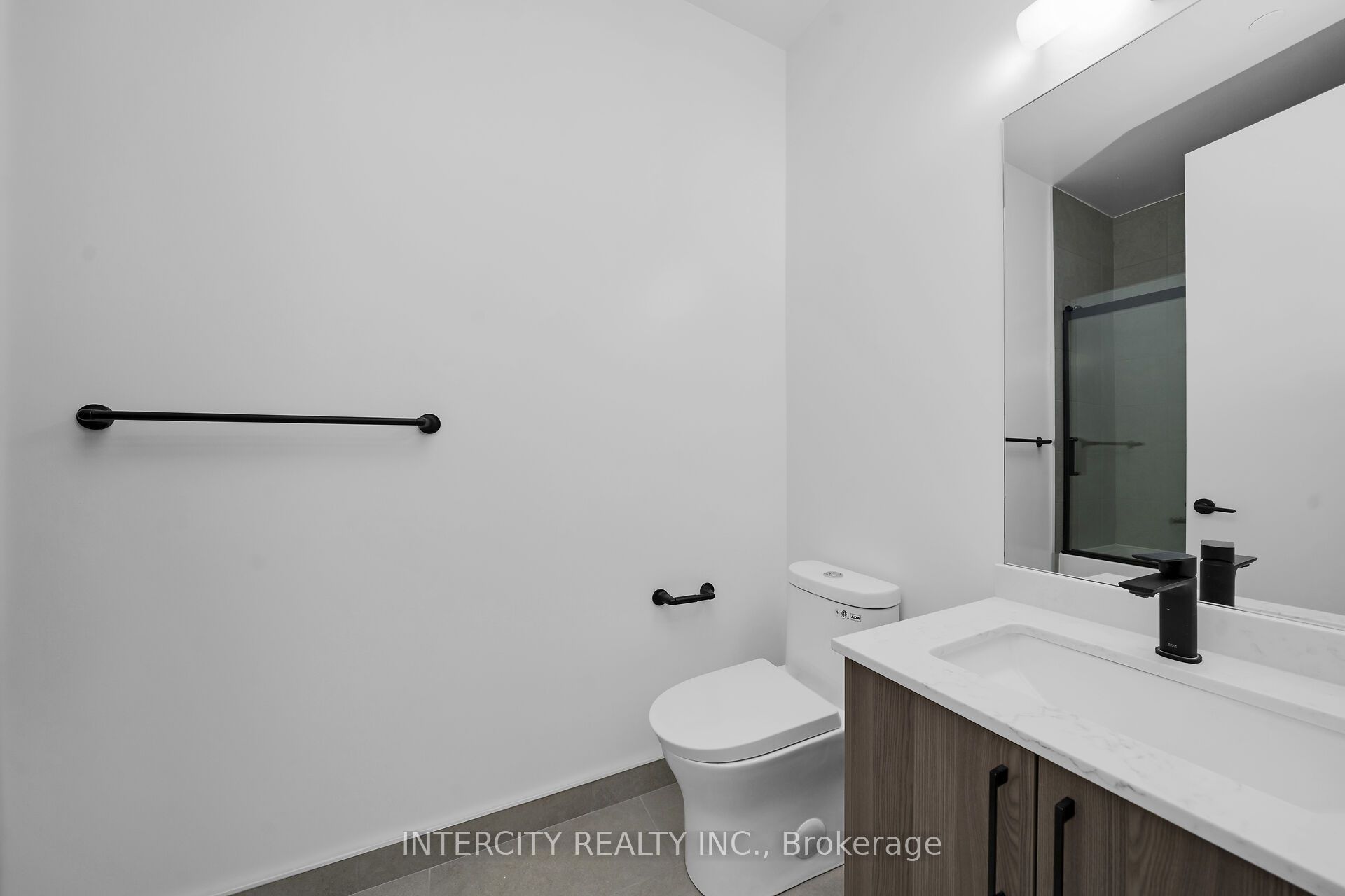 2075 King Road 105 Property Photo 19