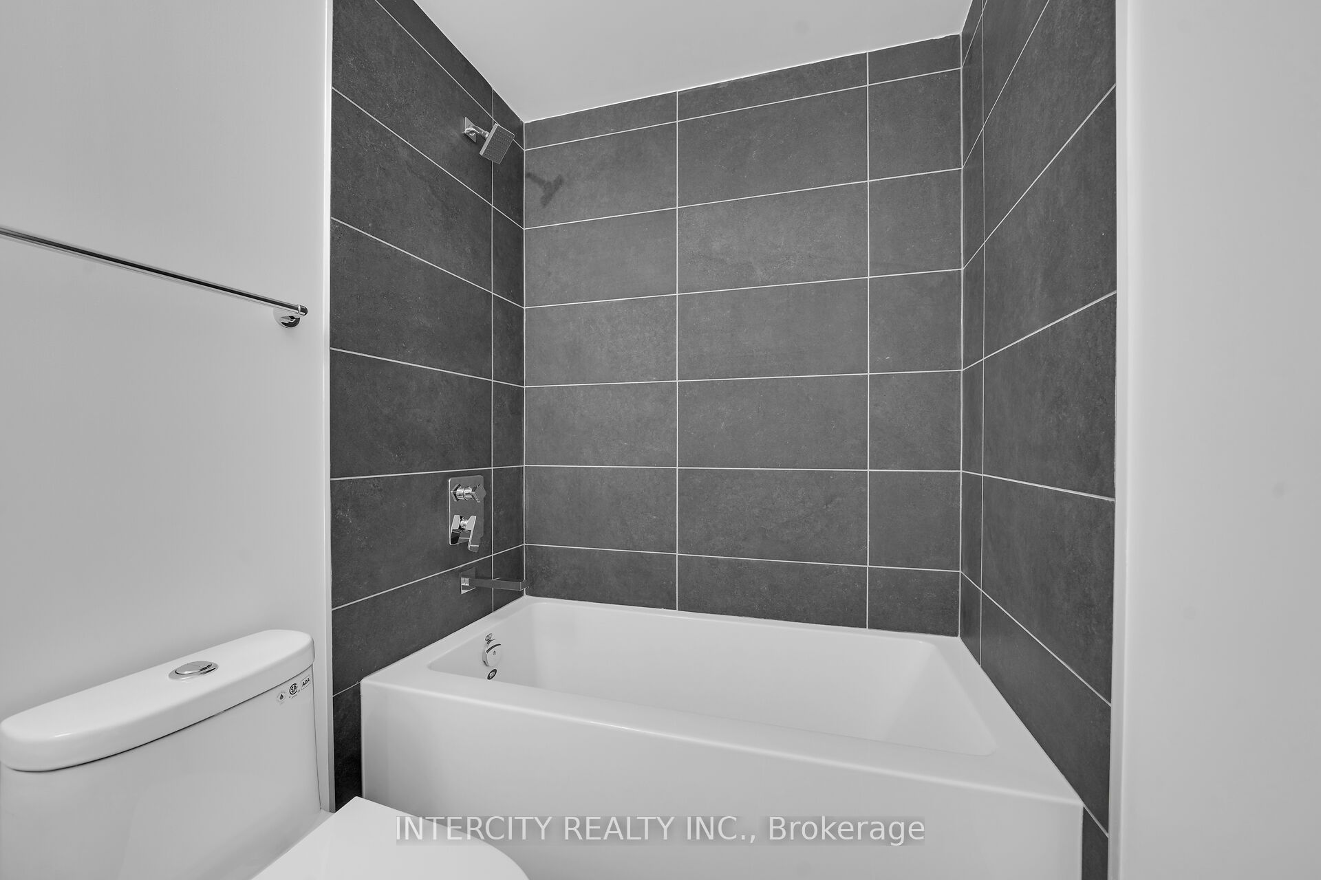 2075 King Road 215 Property Photo 23