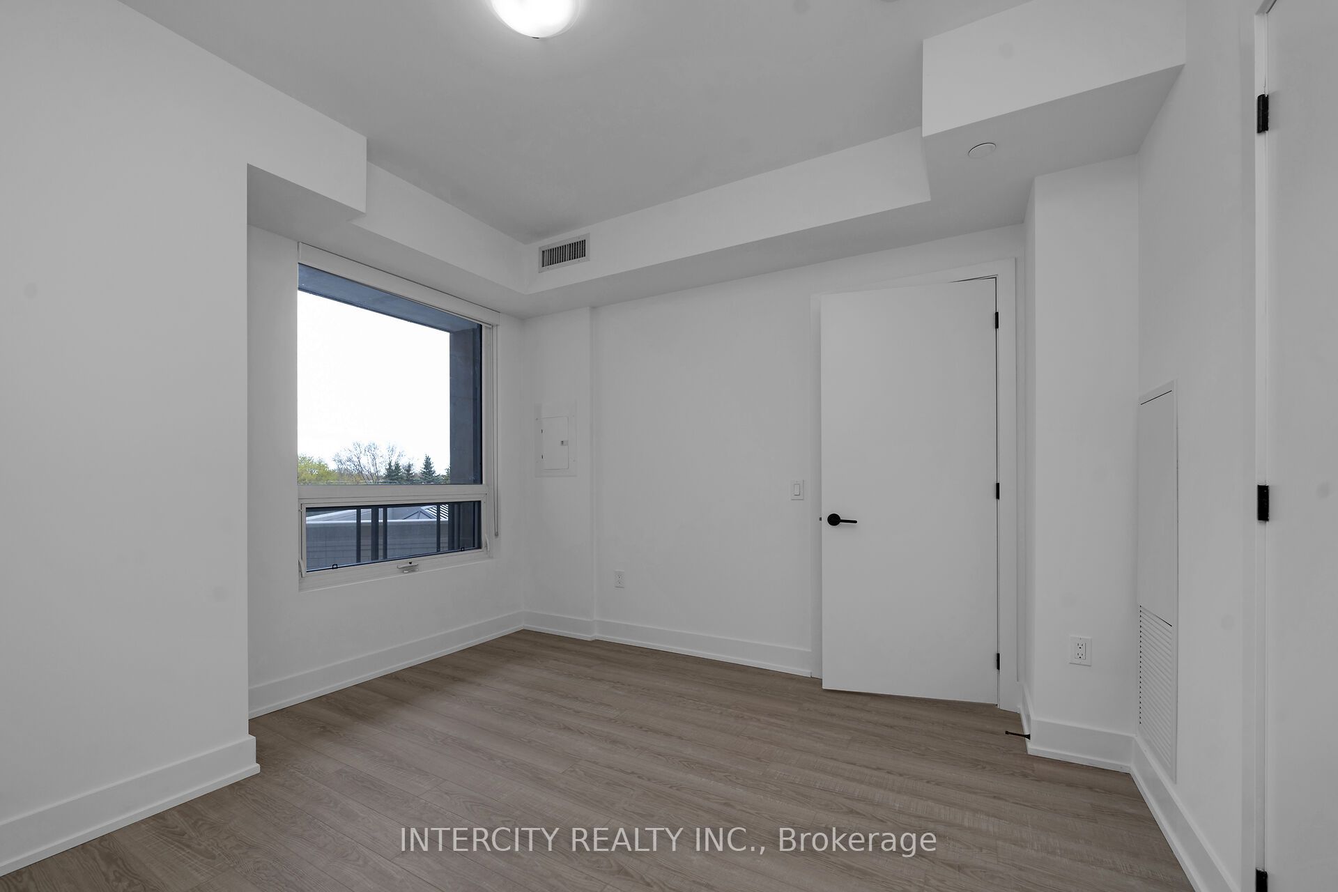 2075 King Road 312 Property Photo 22
