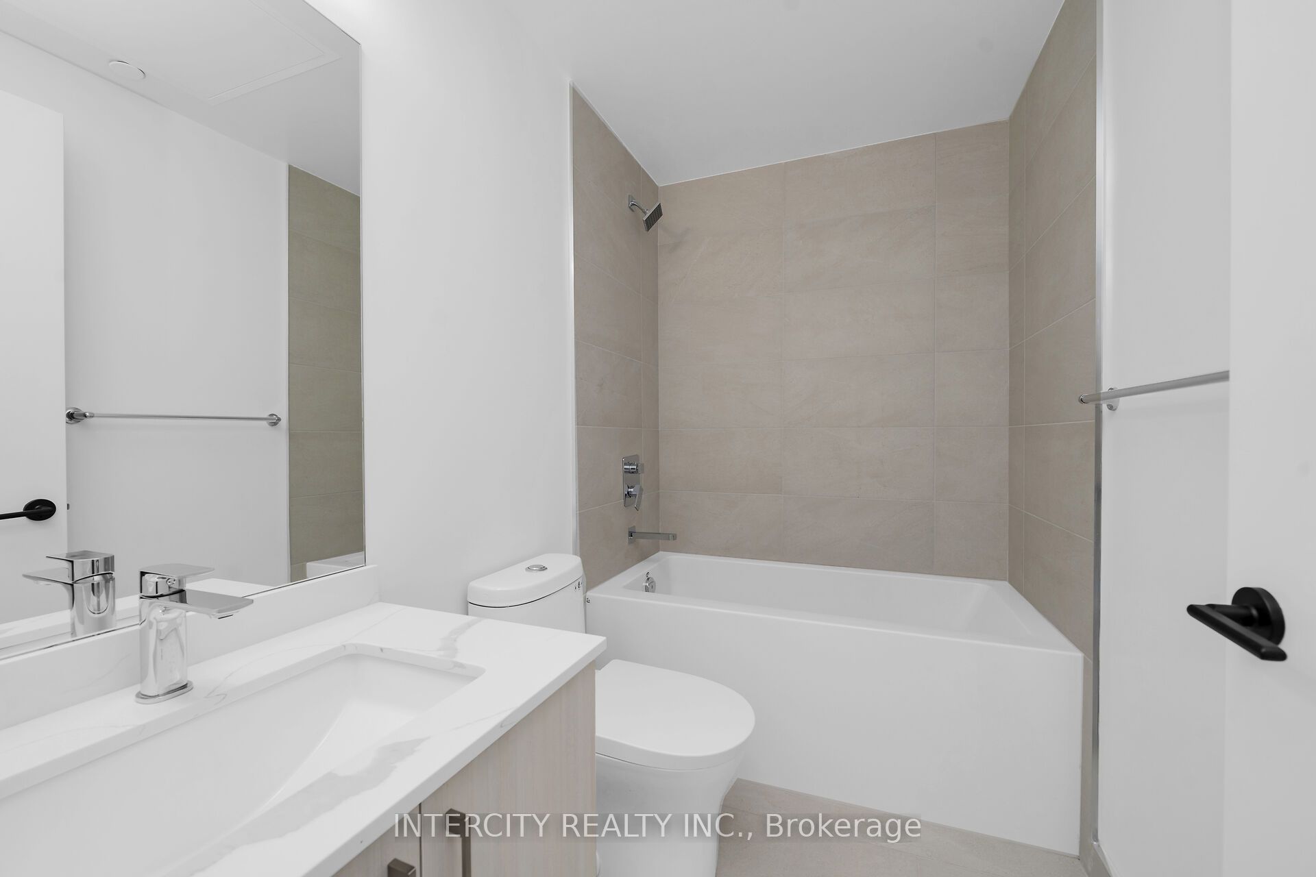 2075 King Road 312 Property Photo 23