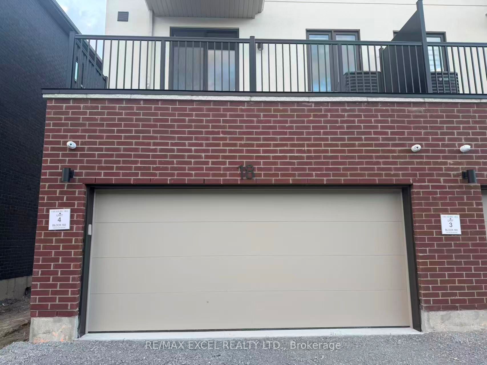 18 Big Willow Crescent Main & Basement Property Photo 1