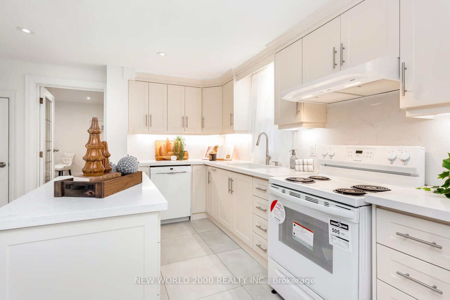 8071 Kipling Avenue Property Photo 17