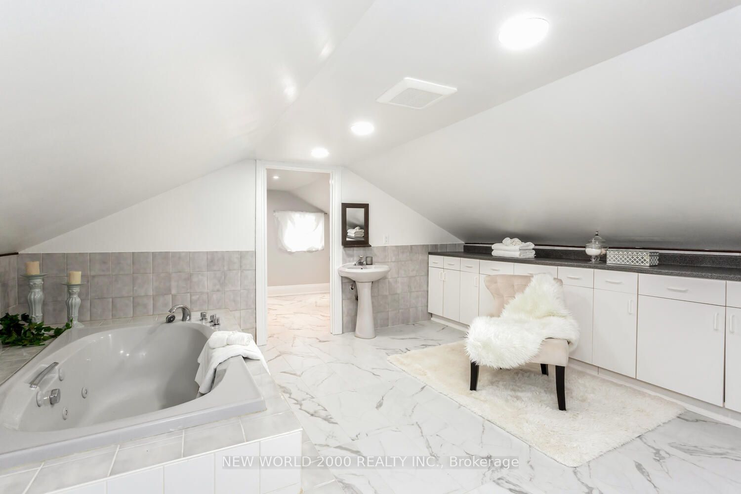 8071 Kipling Avenue Property Photo 33