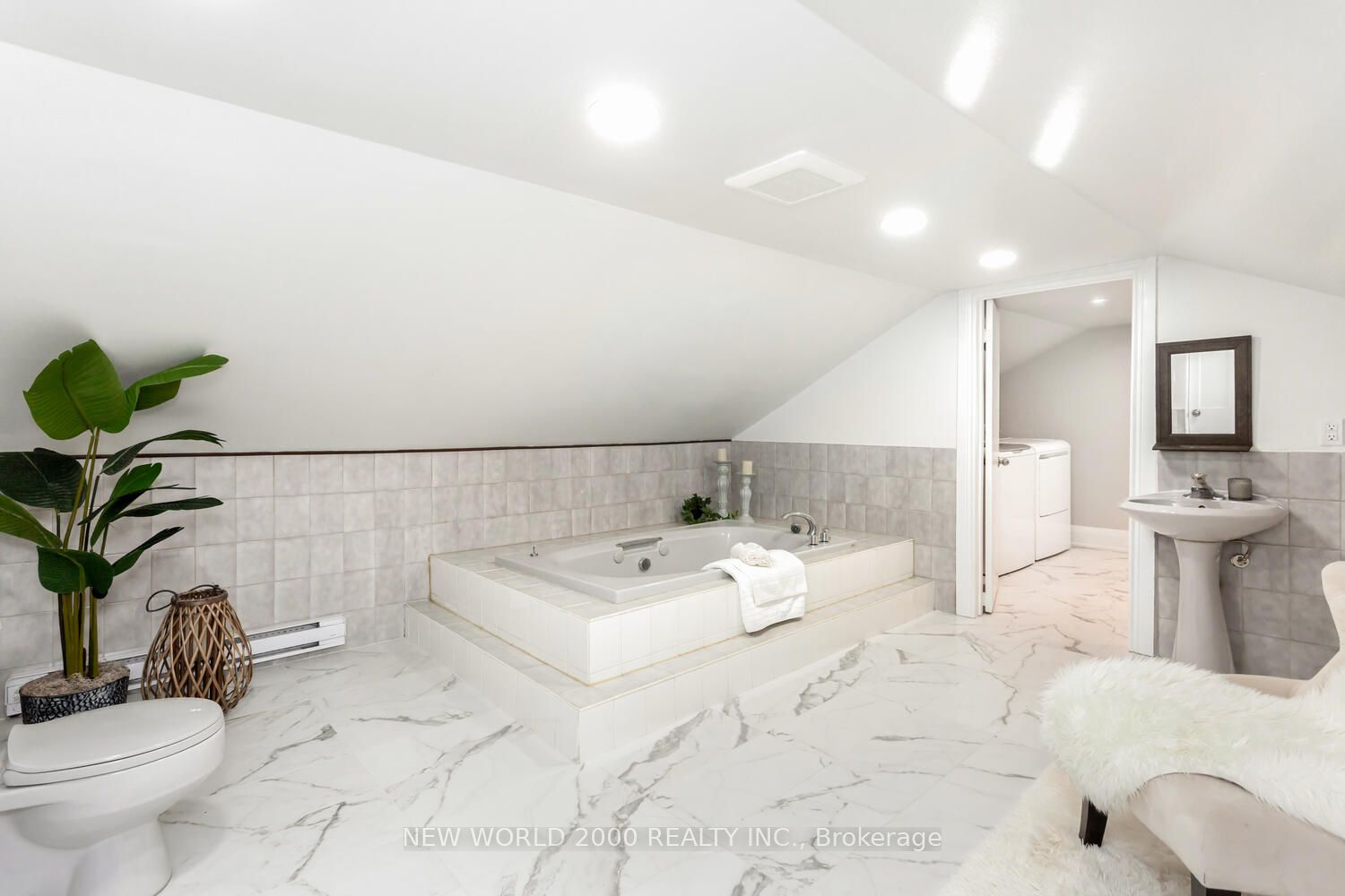 8071 Kipling Avenue Property Photo 34