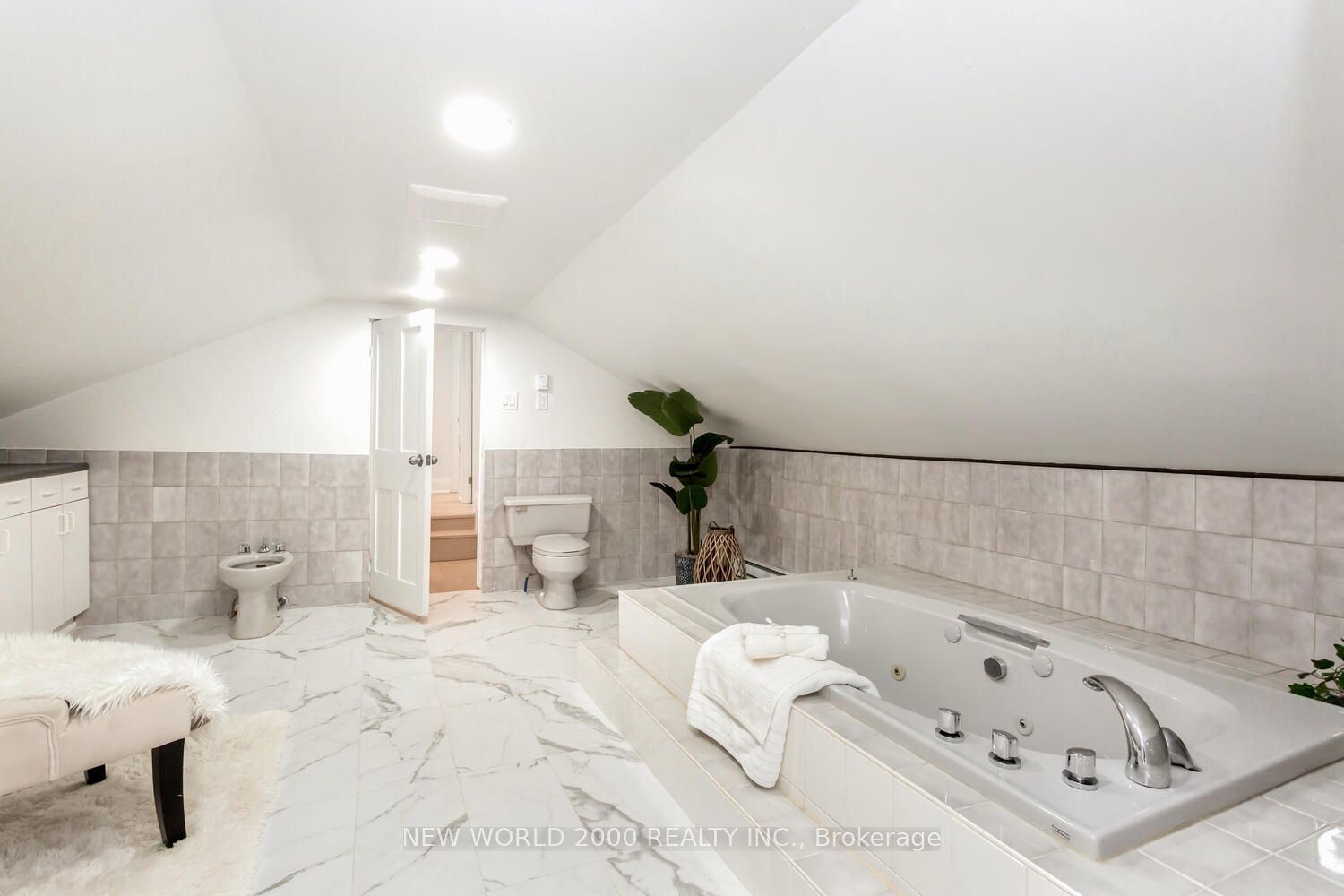 8071 Kipling Avenue Property Photo 35