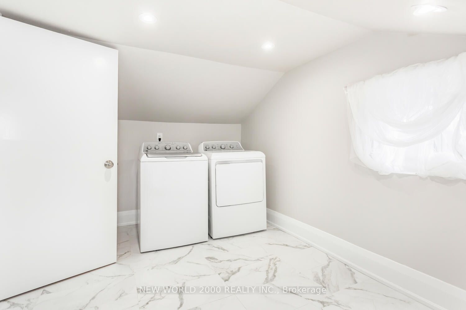 8071 Kipling Avenue Property Photo 38