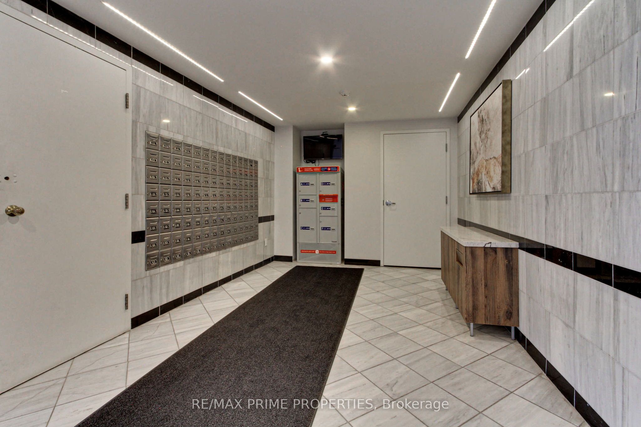 250 Davis Drive 603 Property Photo 4