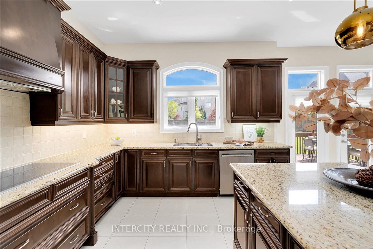 233 Carisbrooke Circle Property Photo 15
