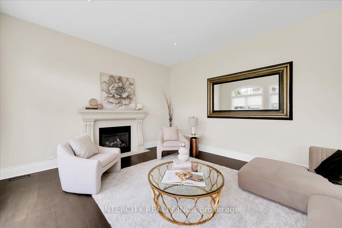 233 Carisbrooke Circle Property Photo 22