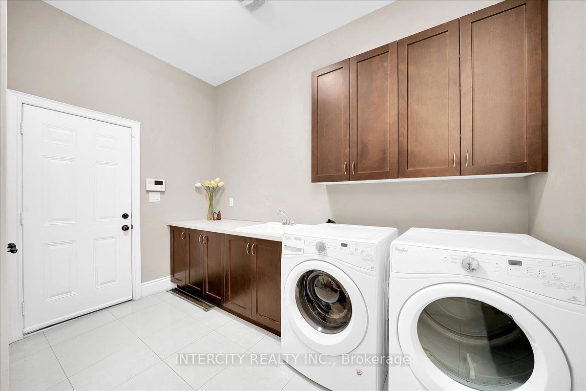 233 Carisbrooke Circle Property Photo 25