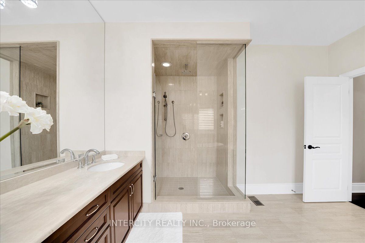 233 Carisbrooke Circle Property Photo 33