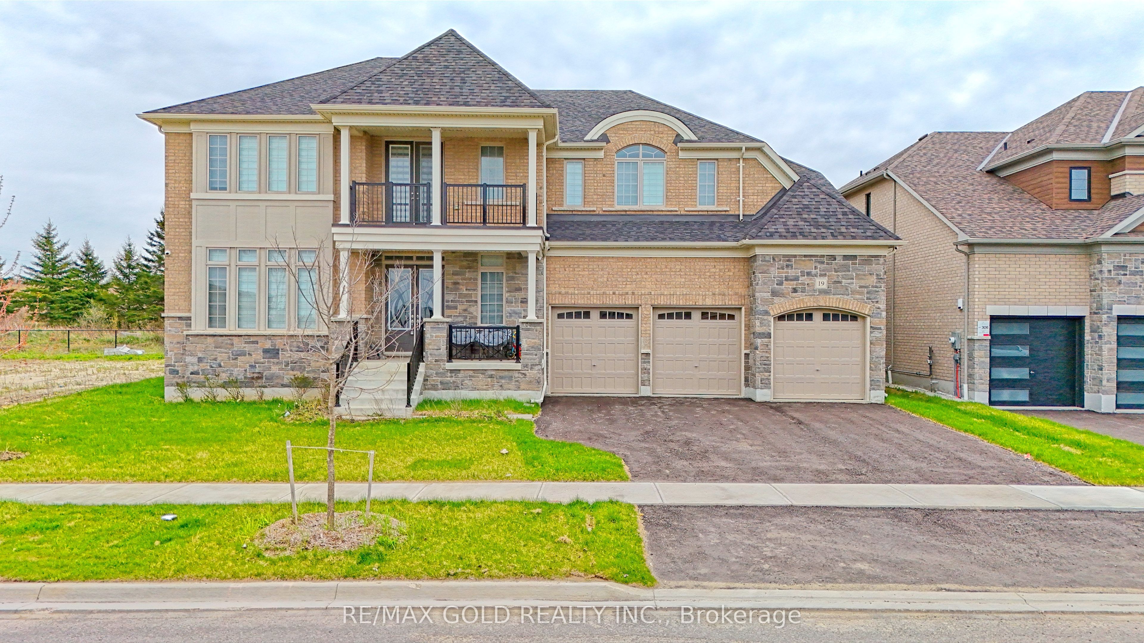 19 Marigold Boulevard Property Photo 1
