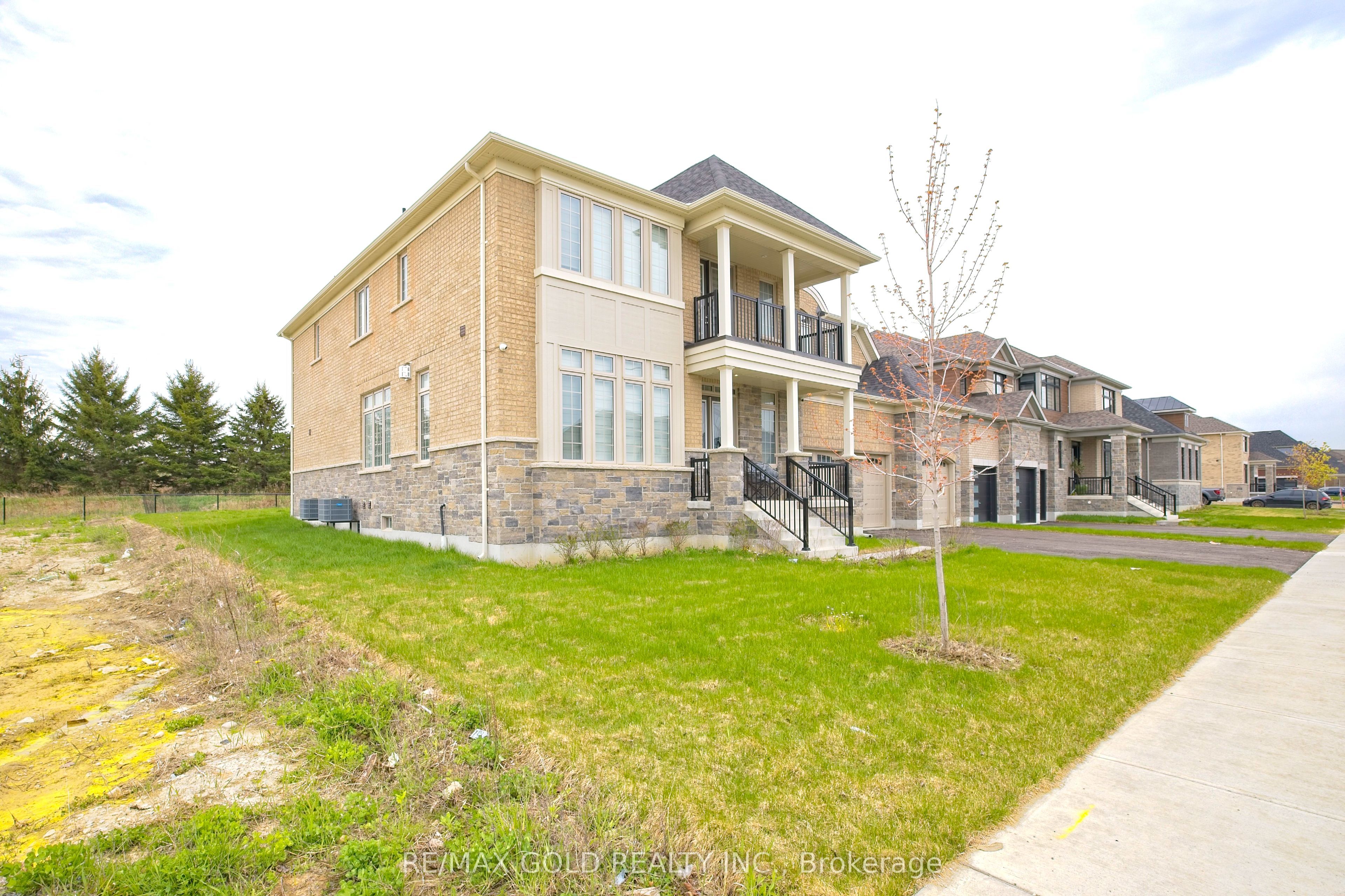 19 Marigold Boulevard Property Photo 3