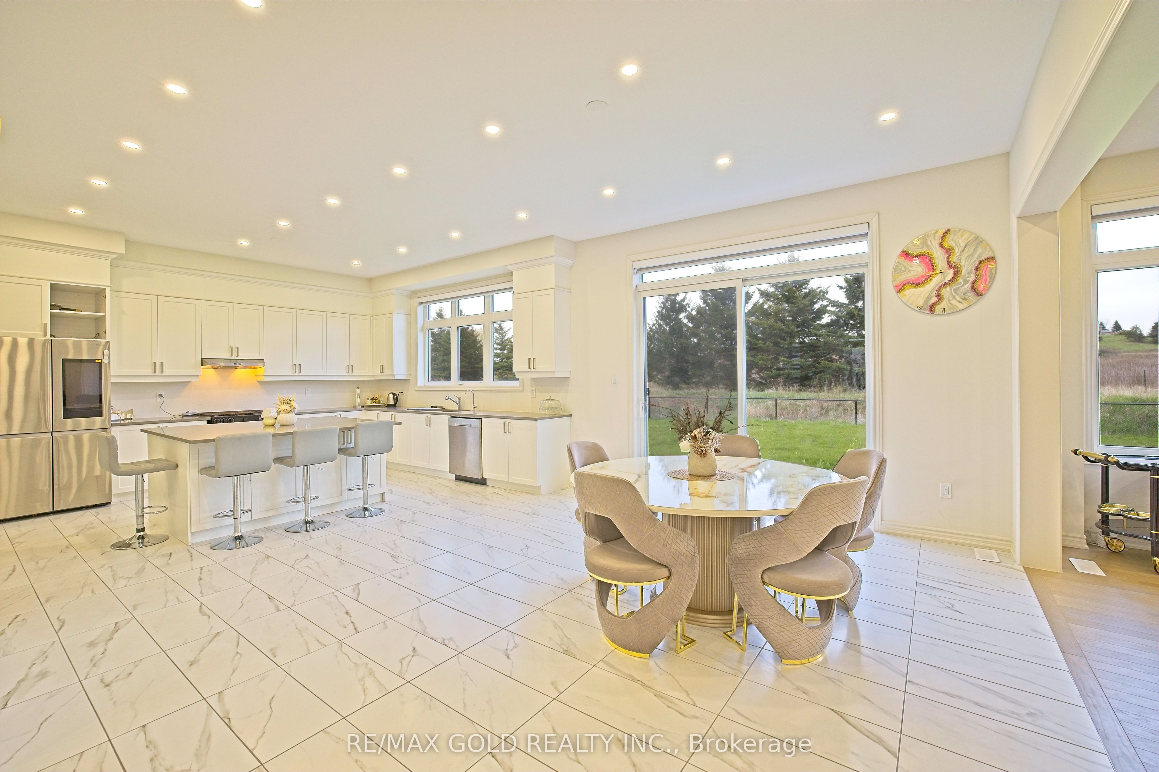 19 Marigold Boulevard Property Photo 14