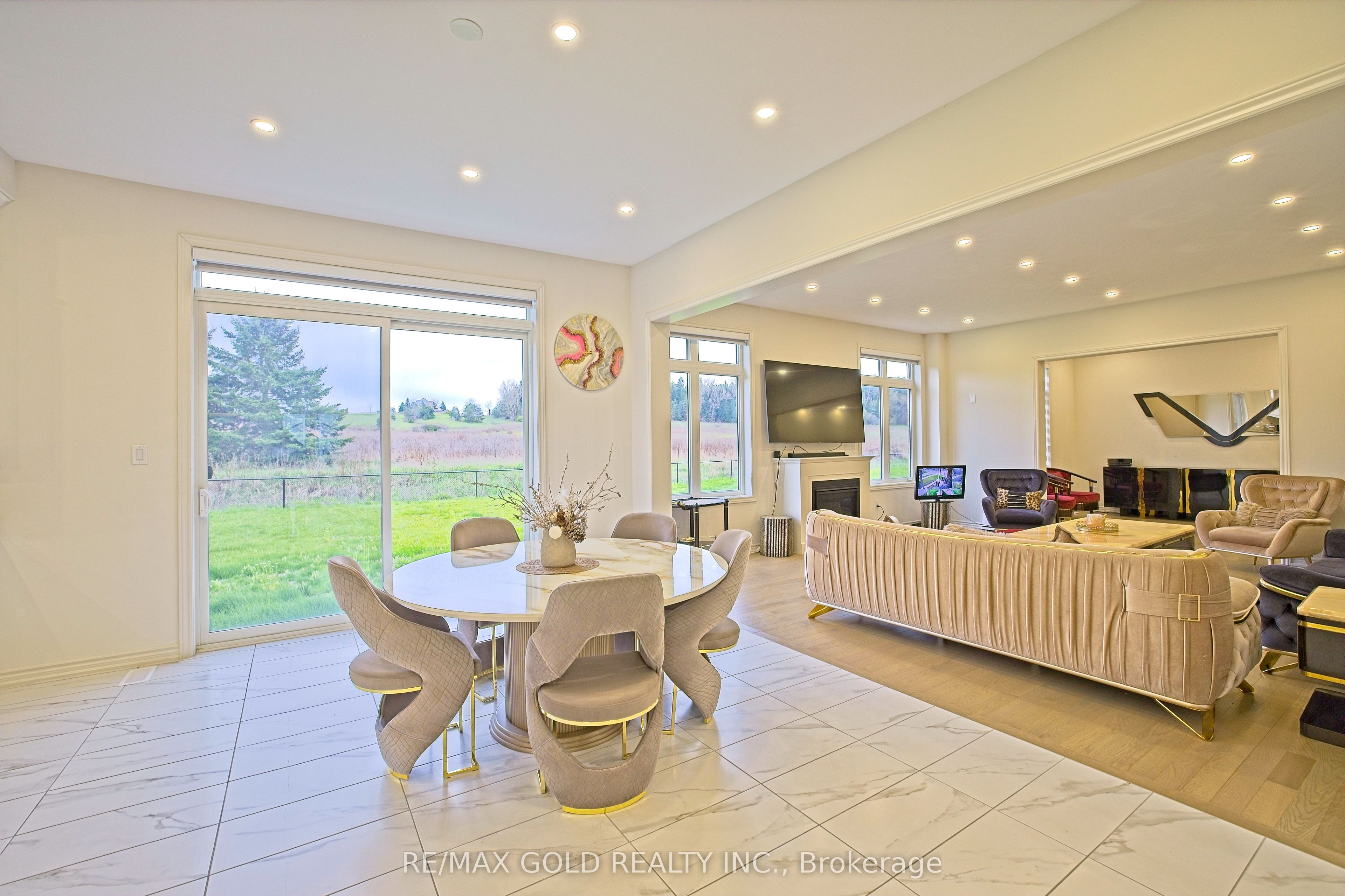 19 Marigold Boulevard Property Photo 15