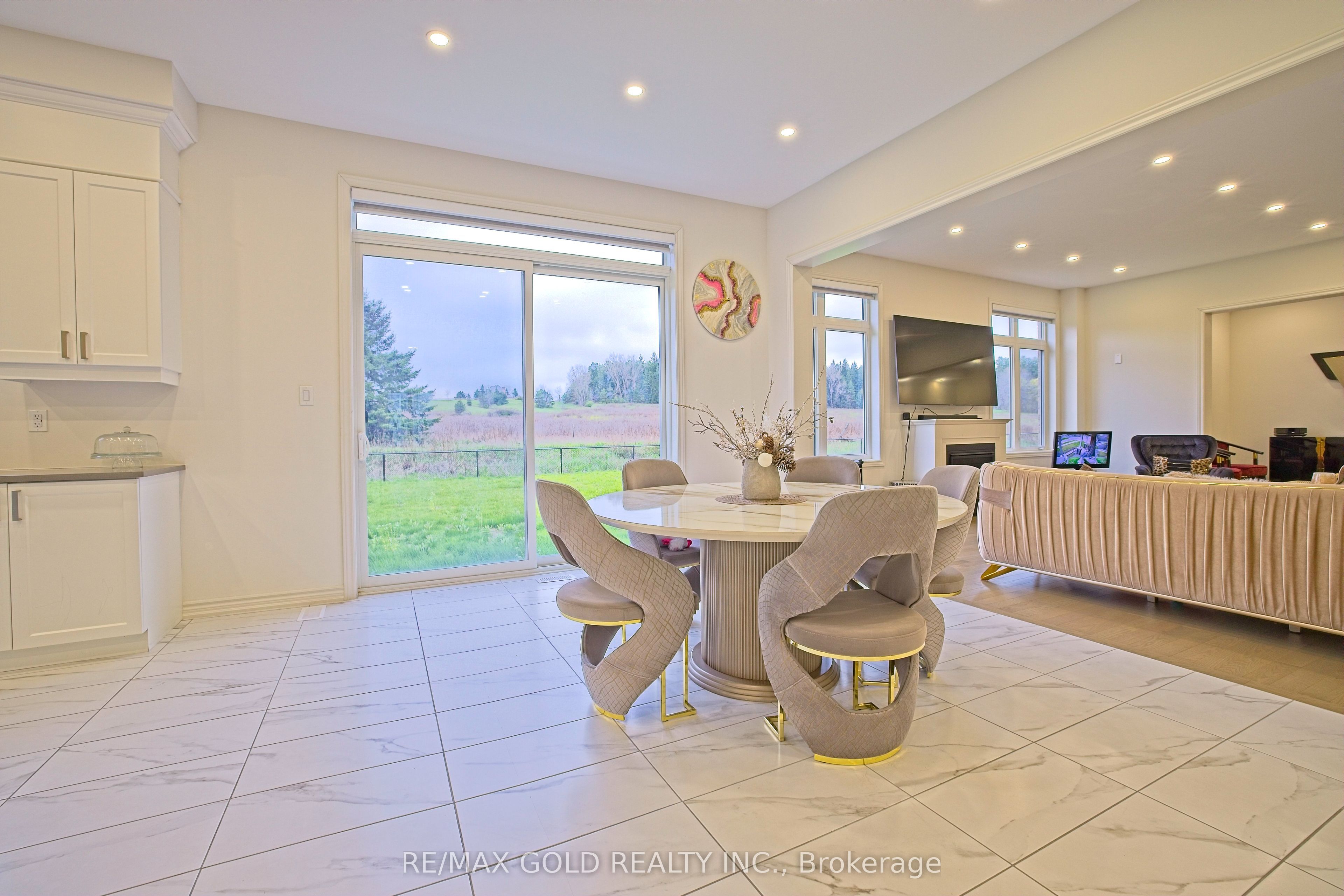 19 Marigold Boulevard Property Photo 20