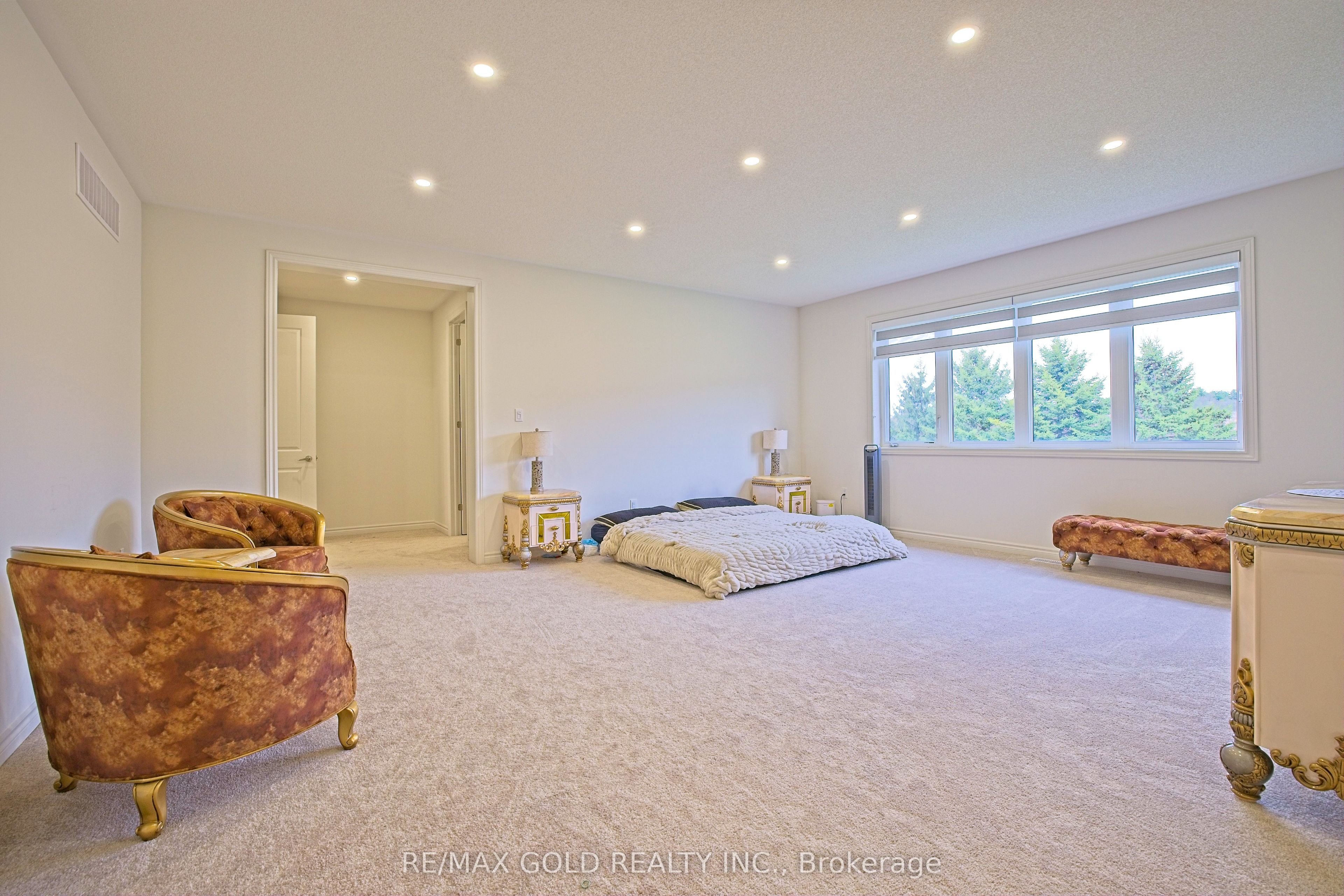 19 Marigold Boulevard Property Photo 32