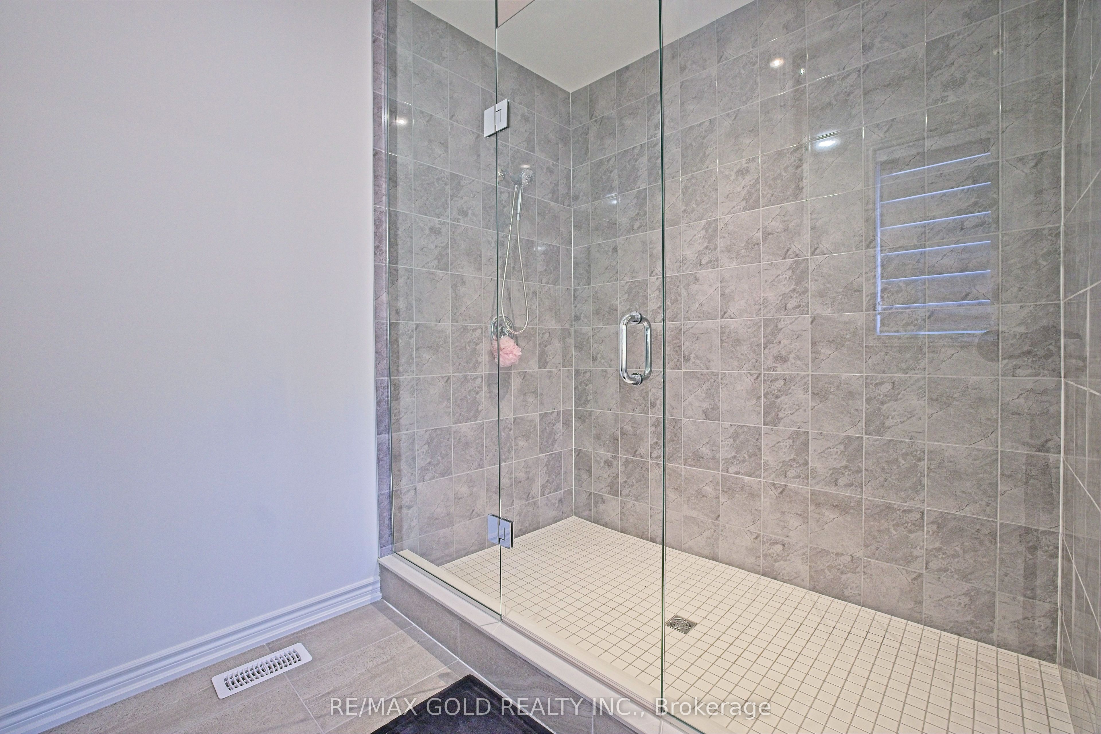 19 Marigold Boulevard Property Photo 34