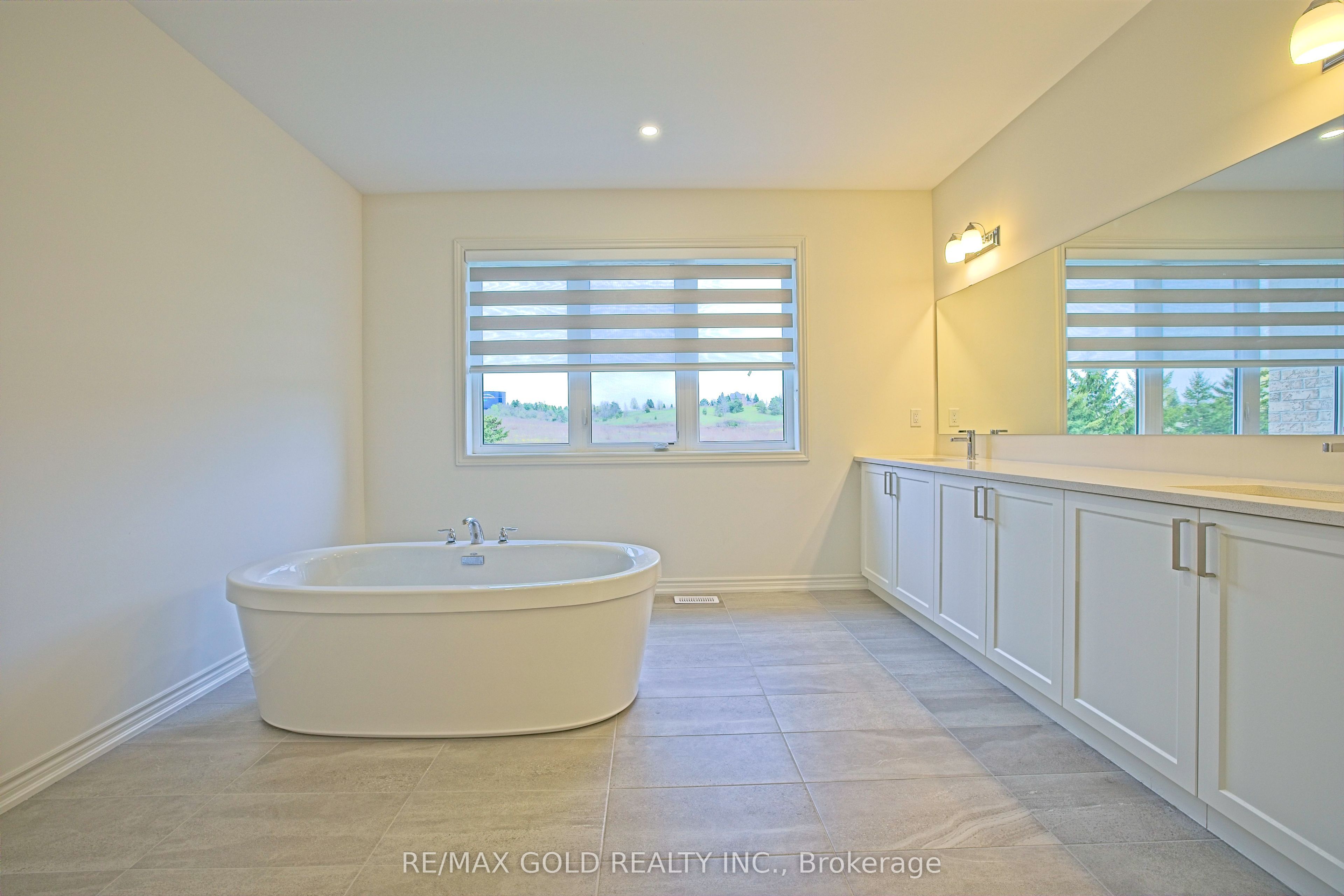 19 Marigold Boulevard Property Photo 35