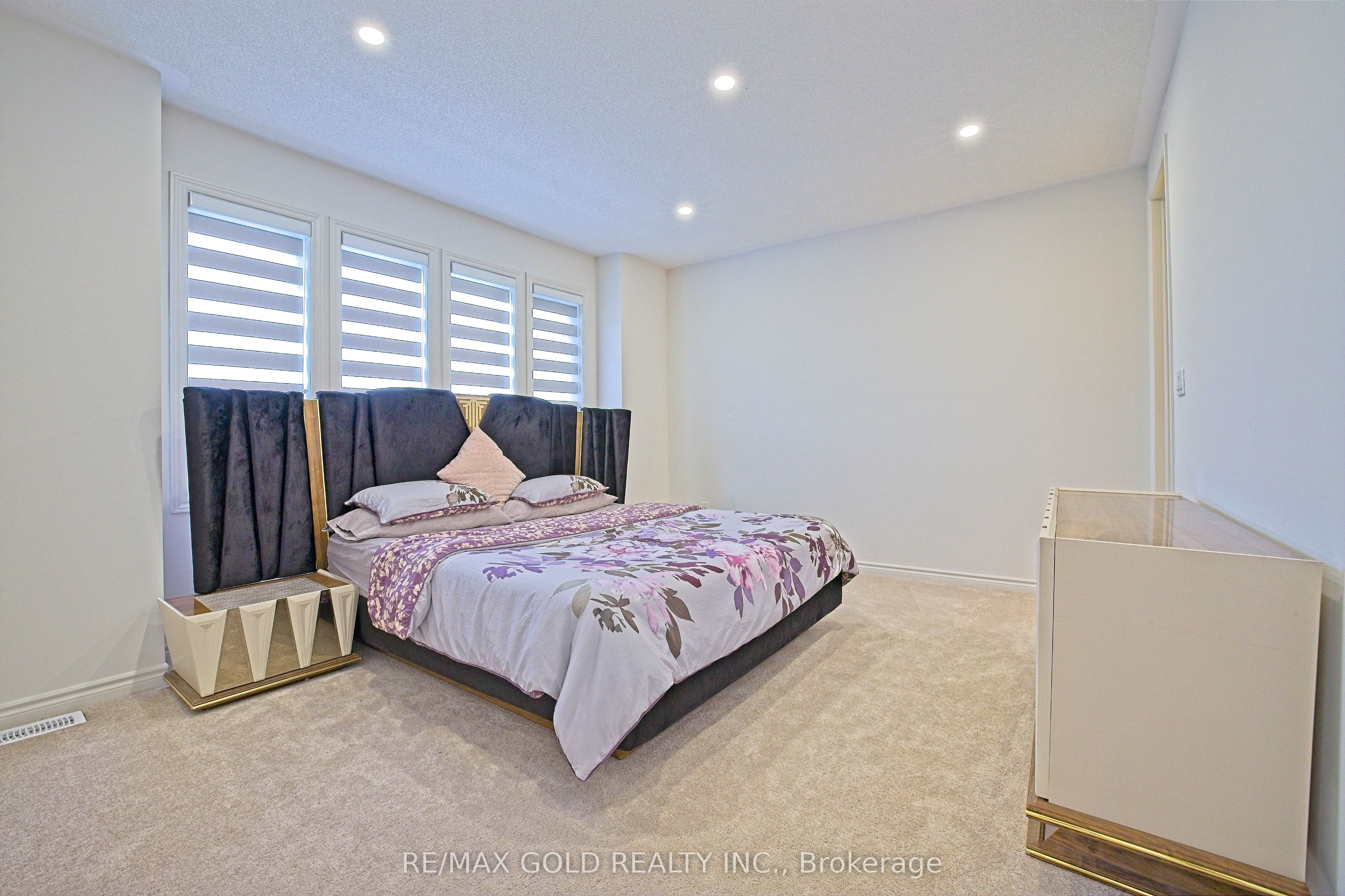 19 Marigold Boulevard Property Photo 38