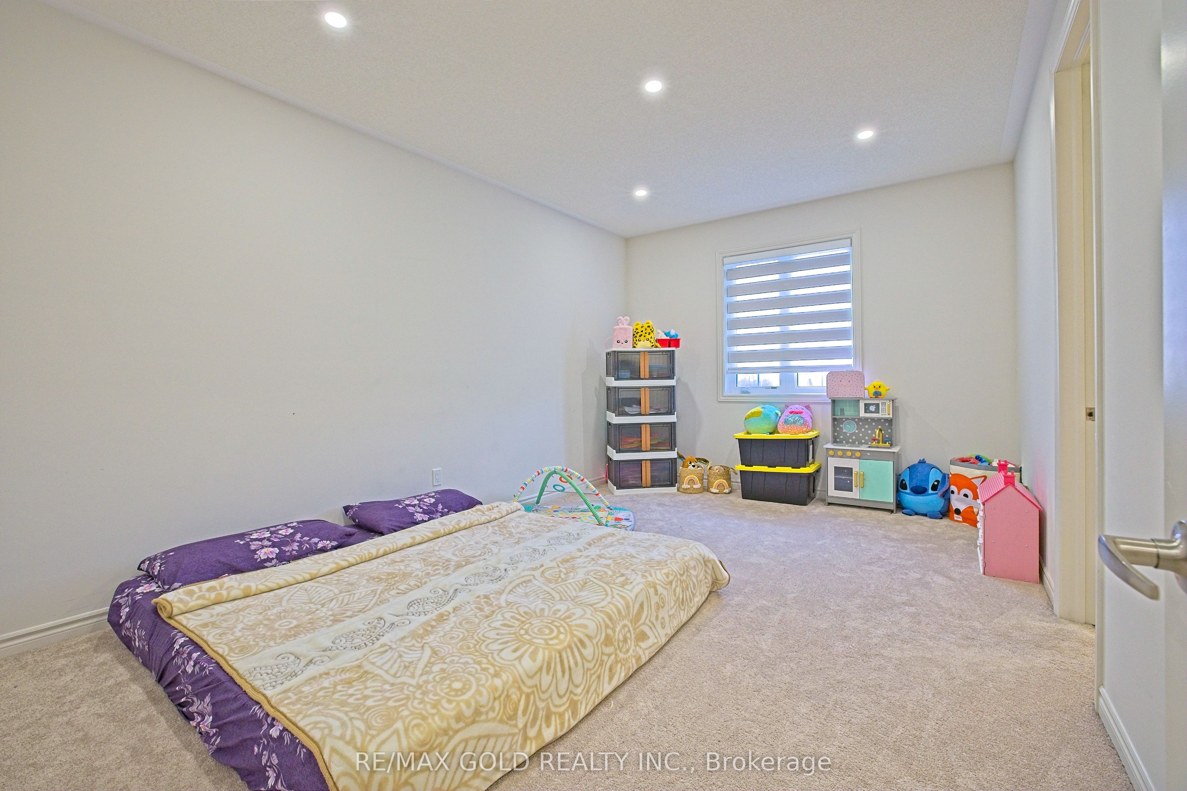 19 Marigold Boulevard Property Photo 40