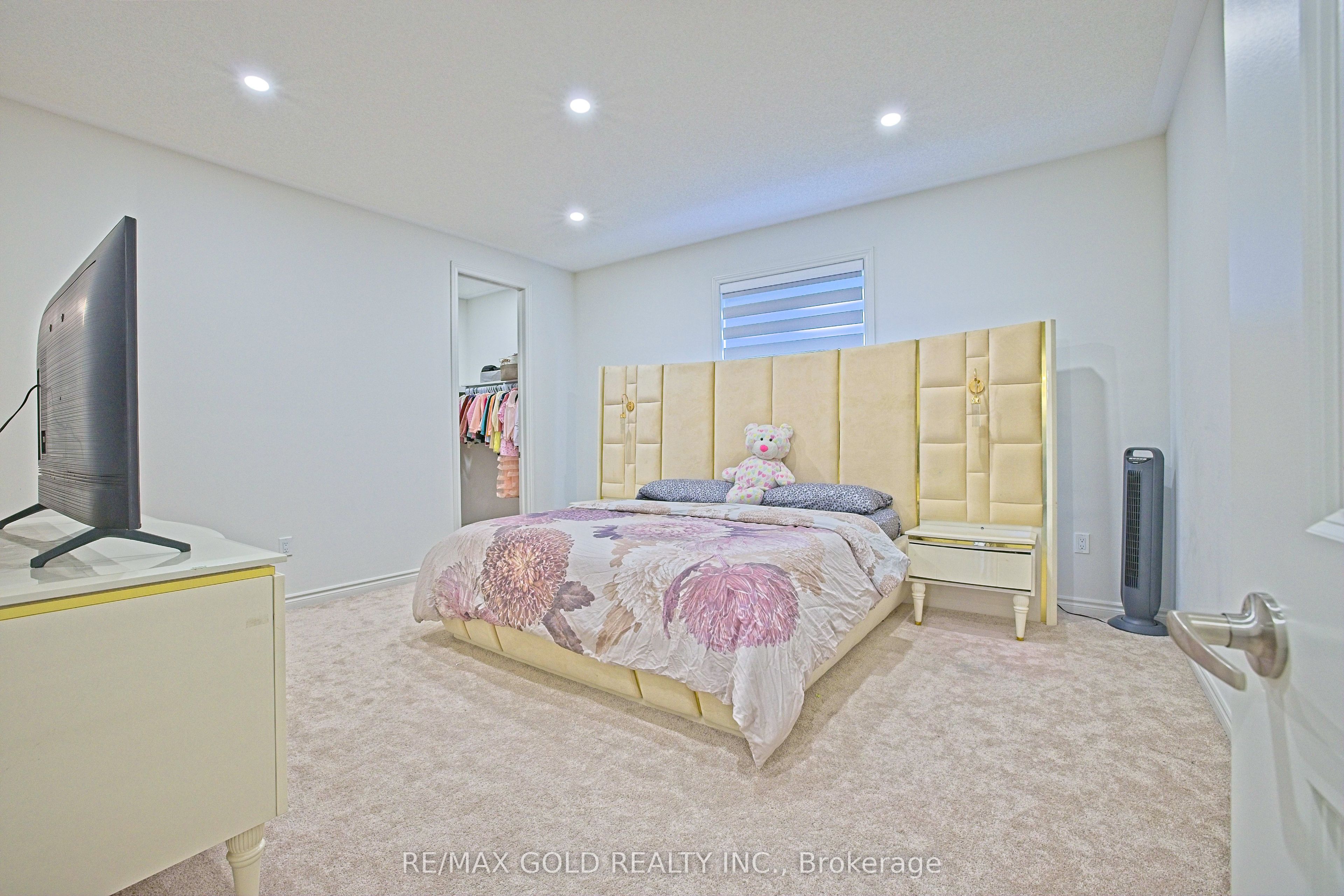 19 Marigold Boulevard Property Photo 43