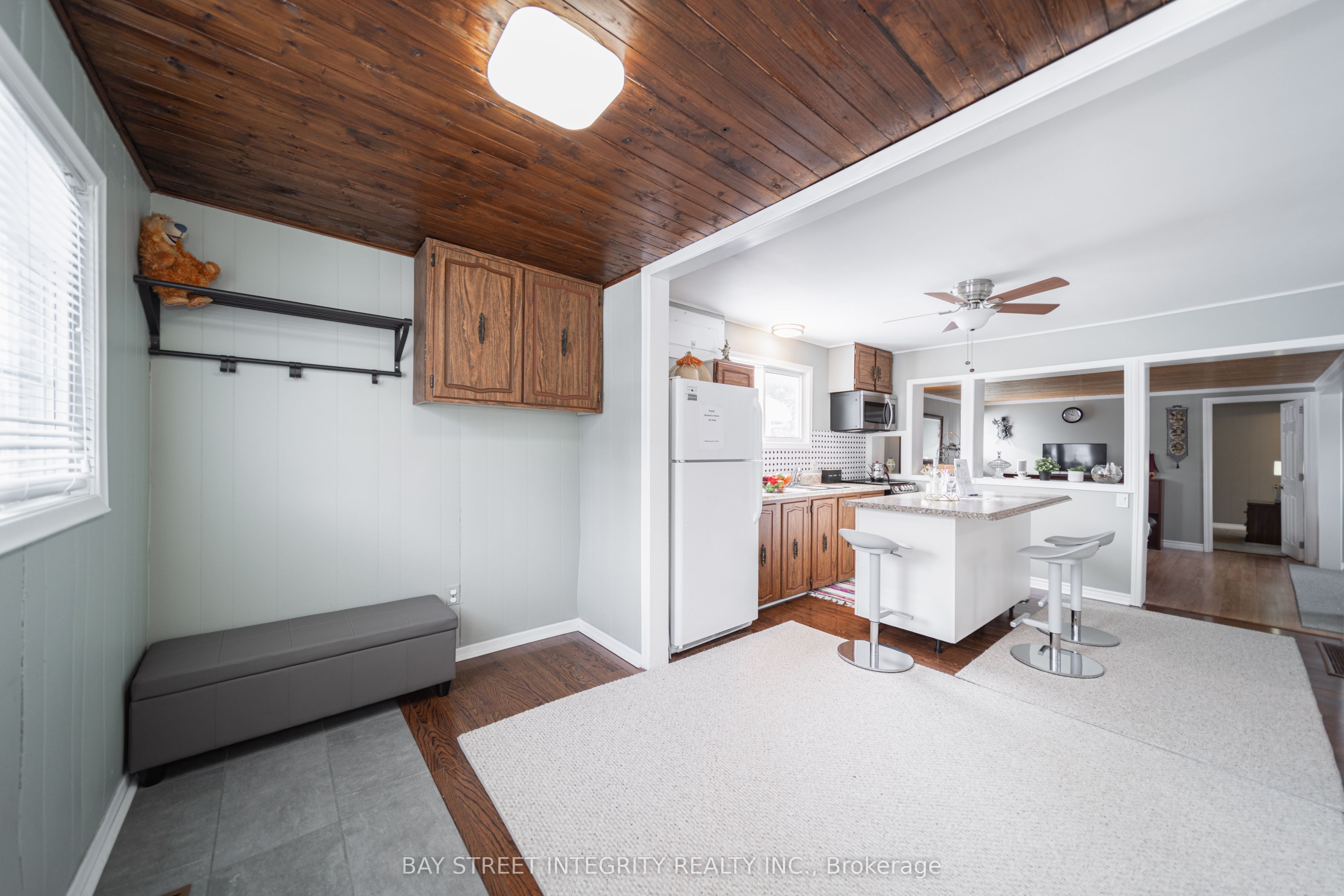 74 De La Salle Boulevard Property Photo 17