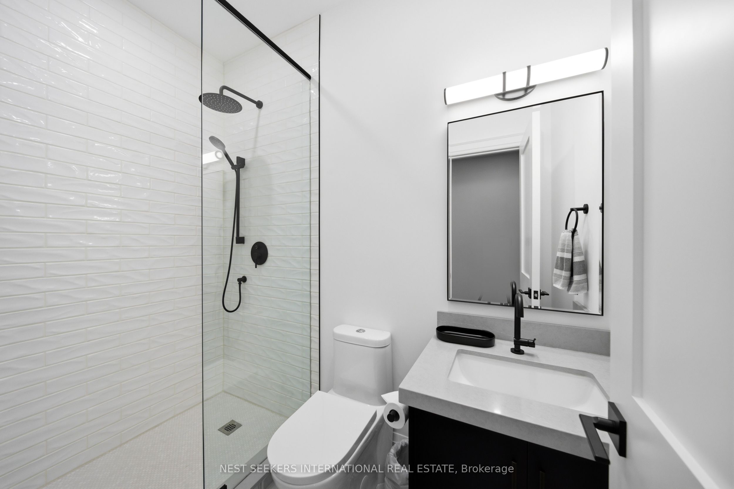 26 Royal Avenue Property Photo 35