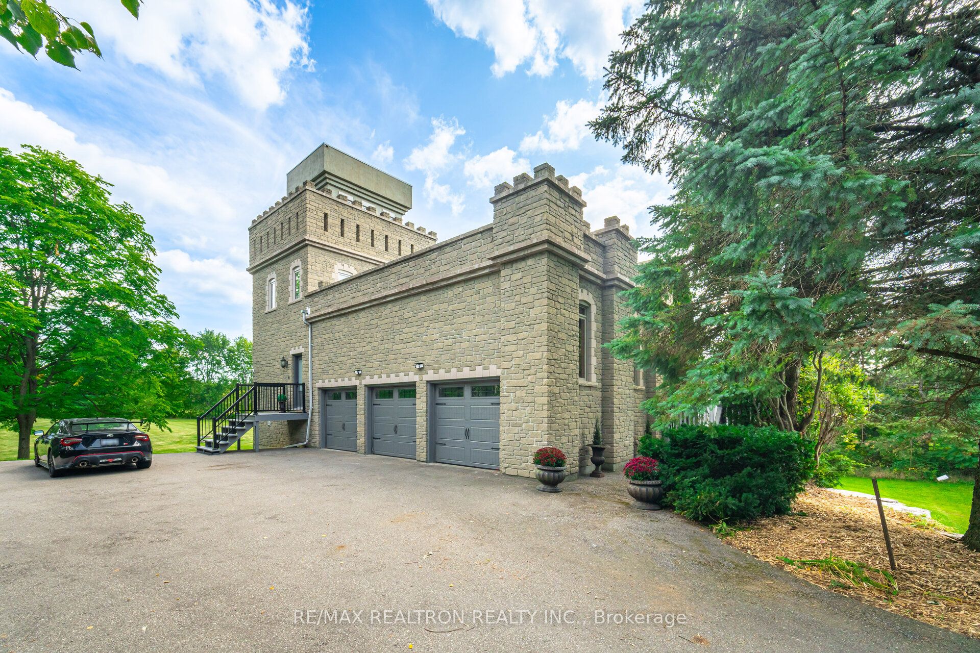 95 Loch Erne Lane Property Photo 6