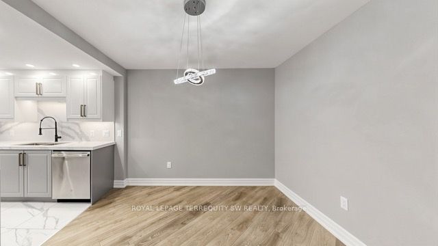 7440 Bathurst Street 512 Property Photo 7